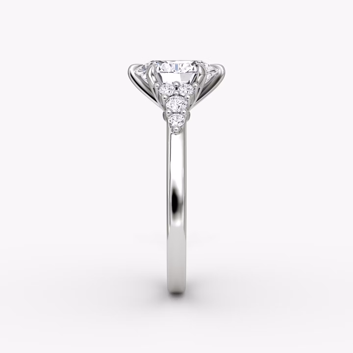 The Round Cluster Heirloom | Oval | 18k | White Gold | bandAccent: Plain | diamondOrientation: vertical | caratWeight: other
