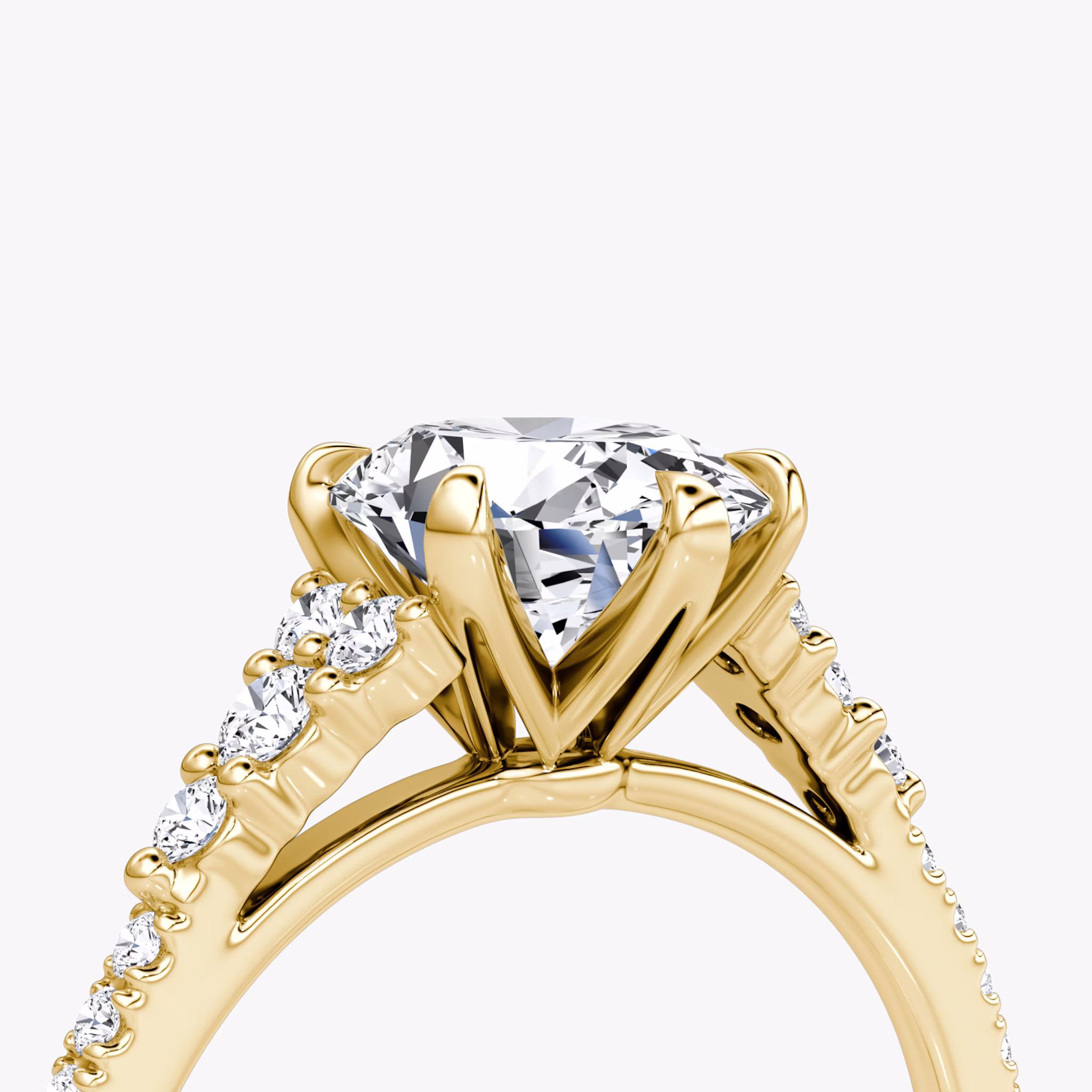 The Round Cluster Heirloom | Oval | 18k | Gelbgold | bandAccent: Mit Pavé-Besatz | diamondOrientation: vertical | caratWeight: other