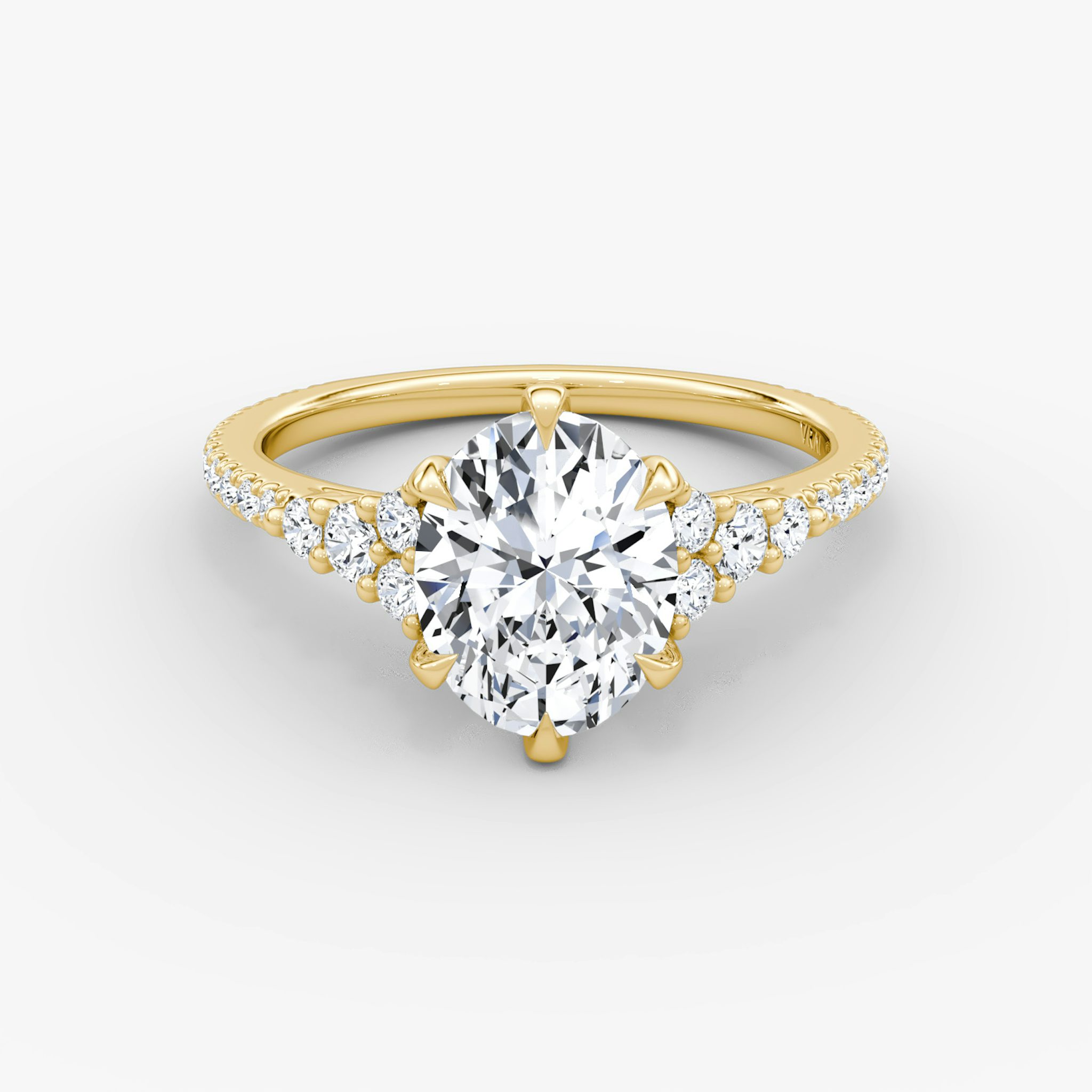 The Round Cluster Heirloom | Oval | 18k | Gelbgold | bandAccent: Mit Pavé-Besatz | diamondOrientation: vertical | caratWeight: other