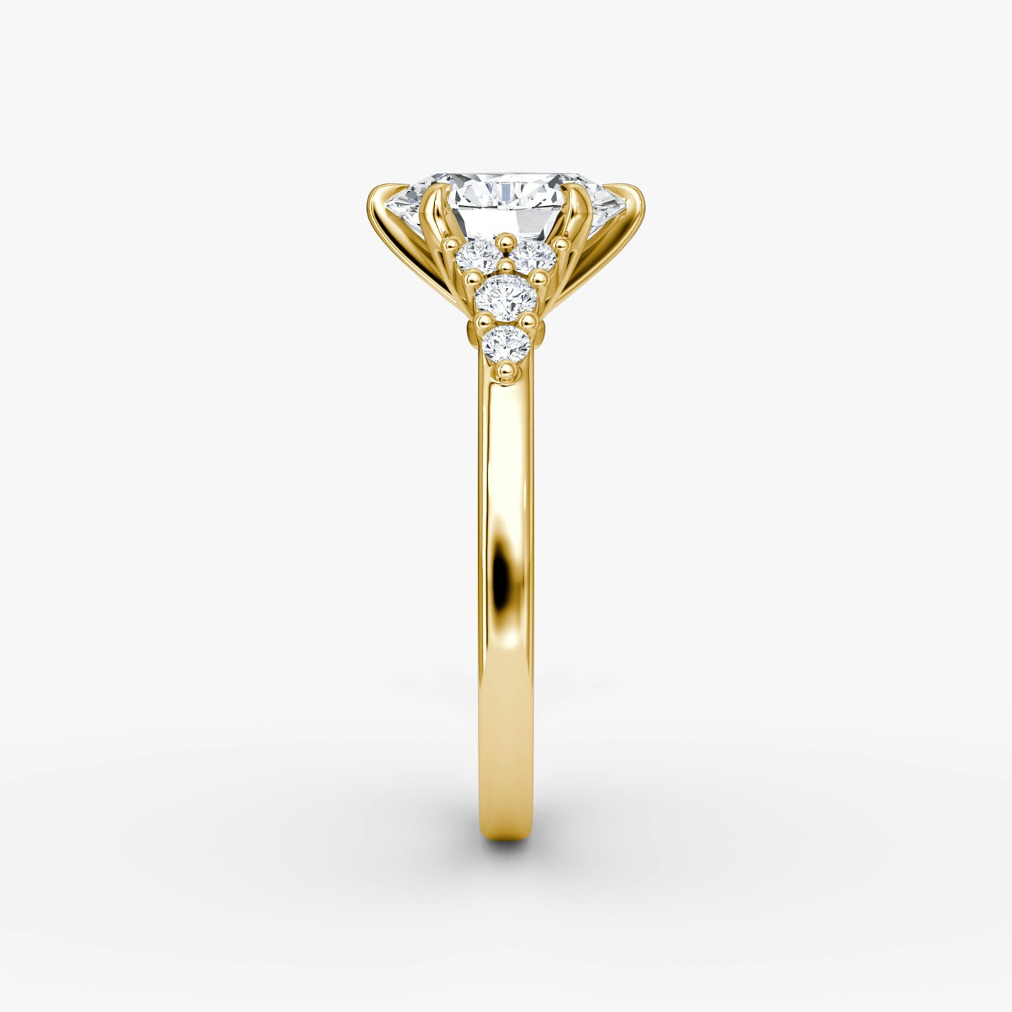 The Round Cluster Heirloom | Oval | 18k | Yellow Gold | bandAccent: Plain | diamondOrientation: vertical | caratWeight: other