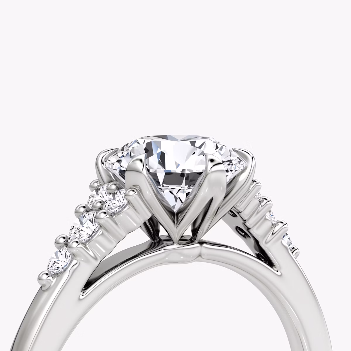 Anillo de compromiso Round Cluster Heirloom | Brillante | Platino | bandAccent: Simple | caratWeight: other | diamondOrientation: vertical