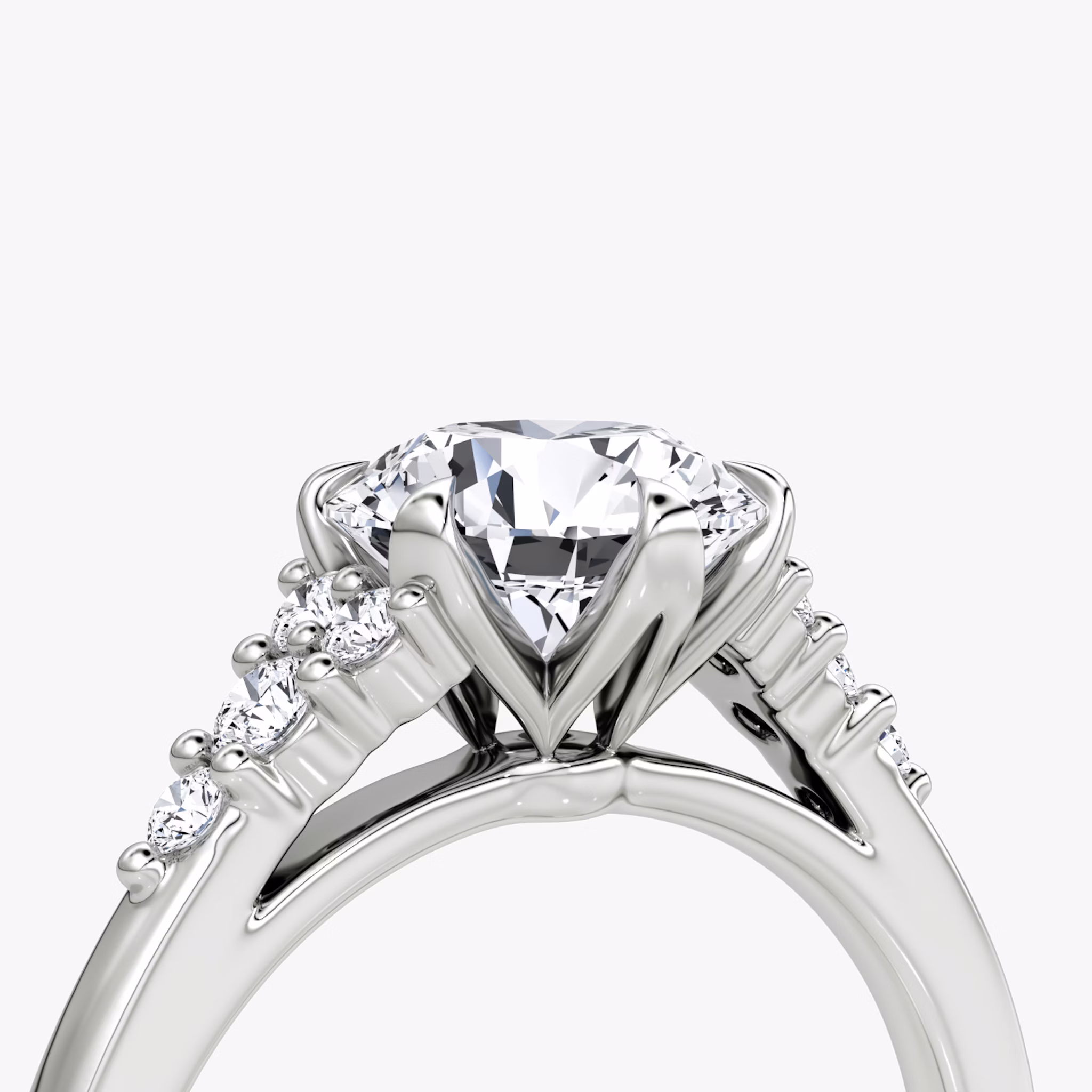 The Round Cluster Heirloom | Rund | Platin | bandAccent: Ohne Pavé-Besatz | caratWeight: 1.5ct | diamondOrientation: vertical