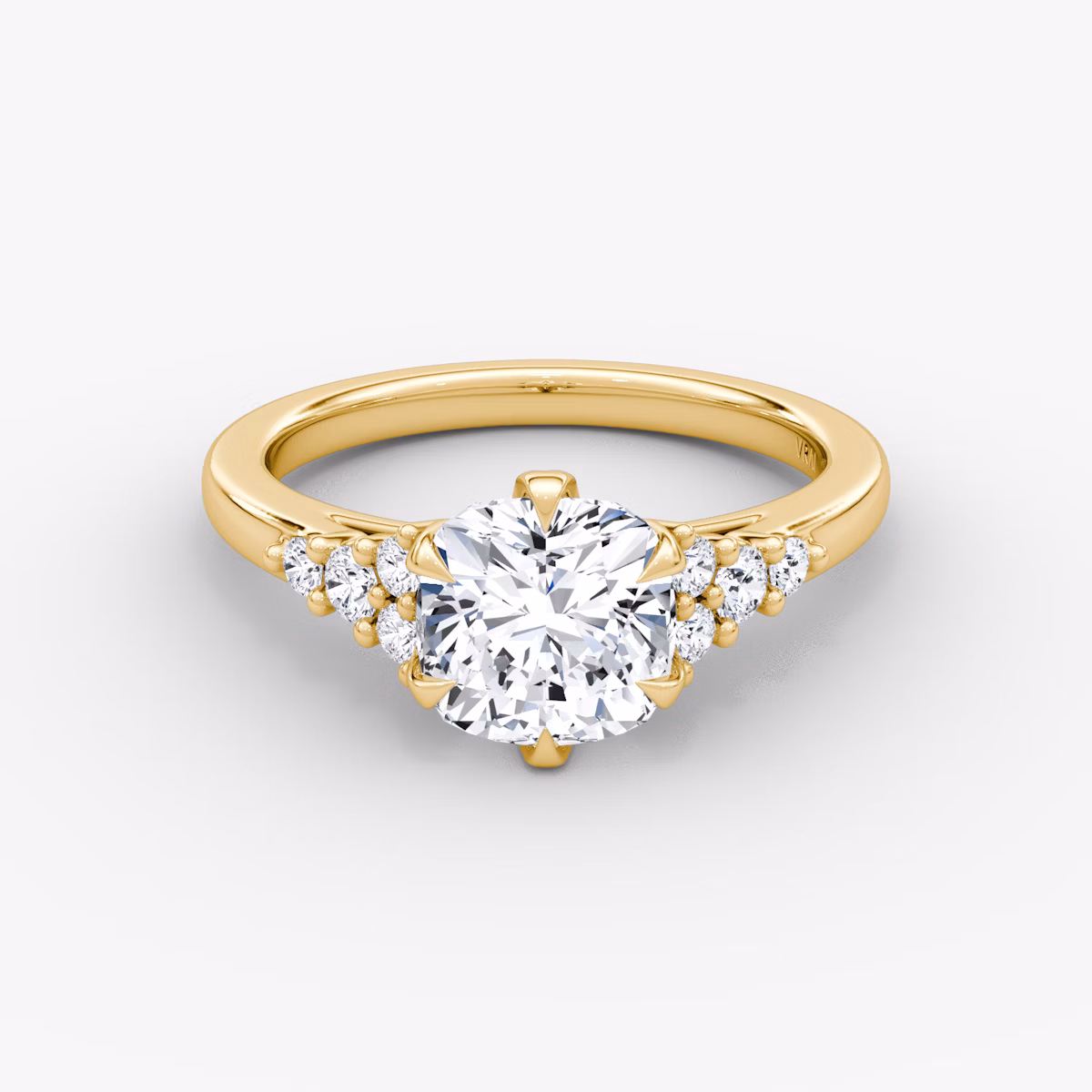 Anillo de compromiso Round Cluster Heirloom | Cojín | 18k | Oro amarillo | bandAccent: Simple | diamondOrientation: vertical | caratWeight: other