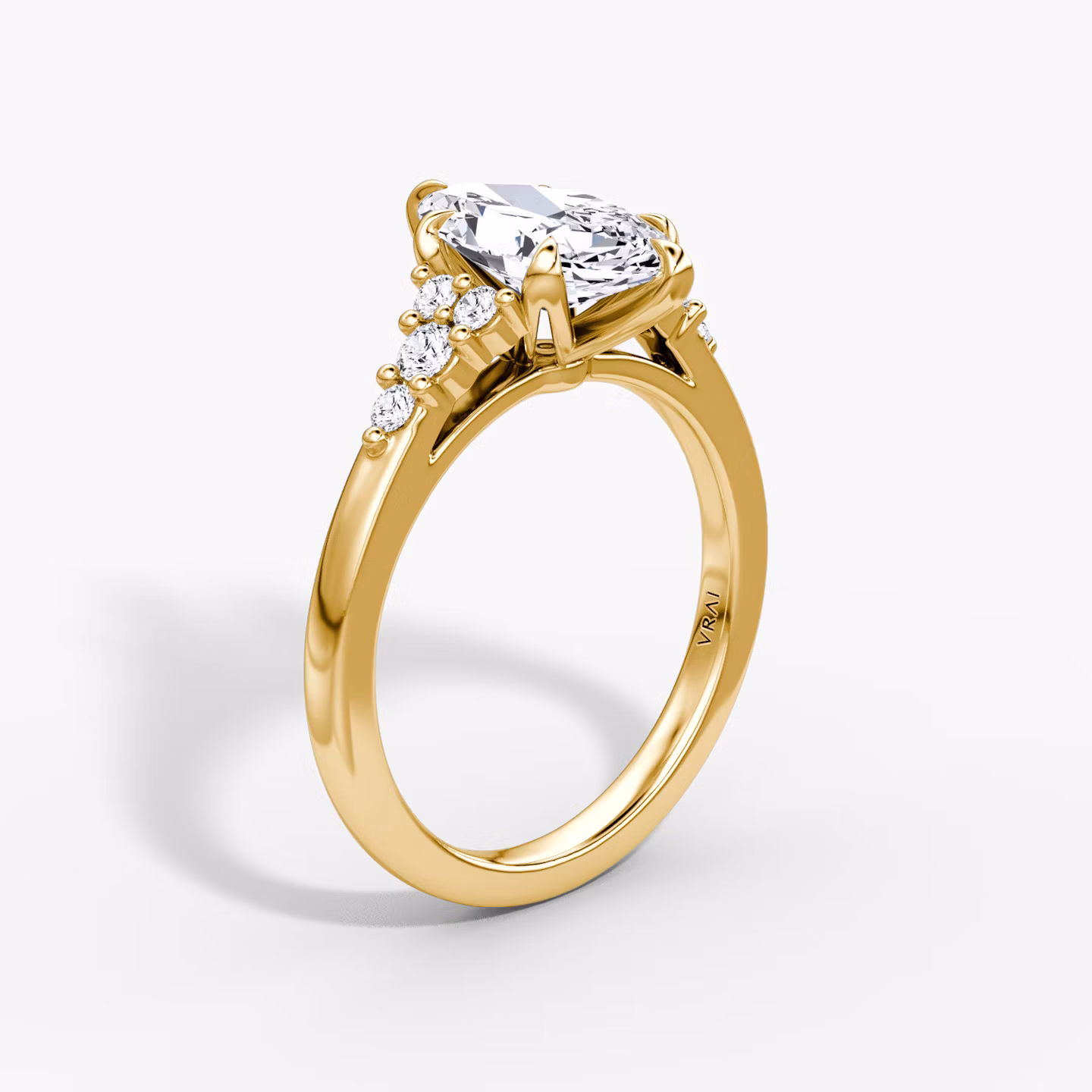 The Round Cluster Heirloom | Marquise | 18k | Yellow Gold | bandAccent: Plain | diamondOrientation: vertical | caratWeight: other
