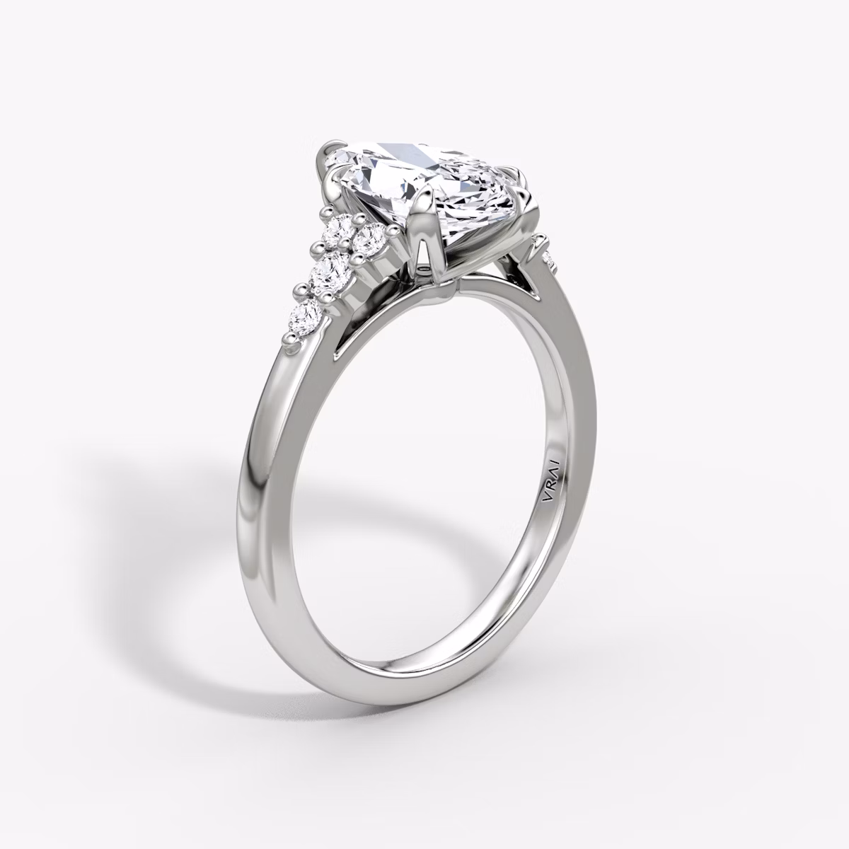 Anillo de compromiso Round Cluster Heirloom | Marquise | 18k | Oro blanco | bandAccent: Simple | diamondOrientation: vertical | caratWeight: other