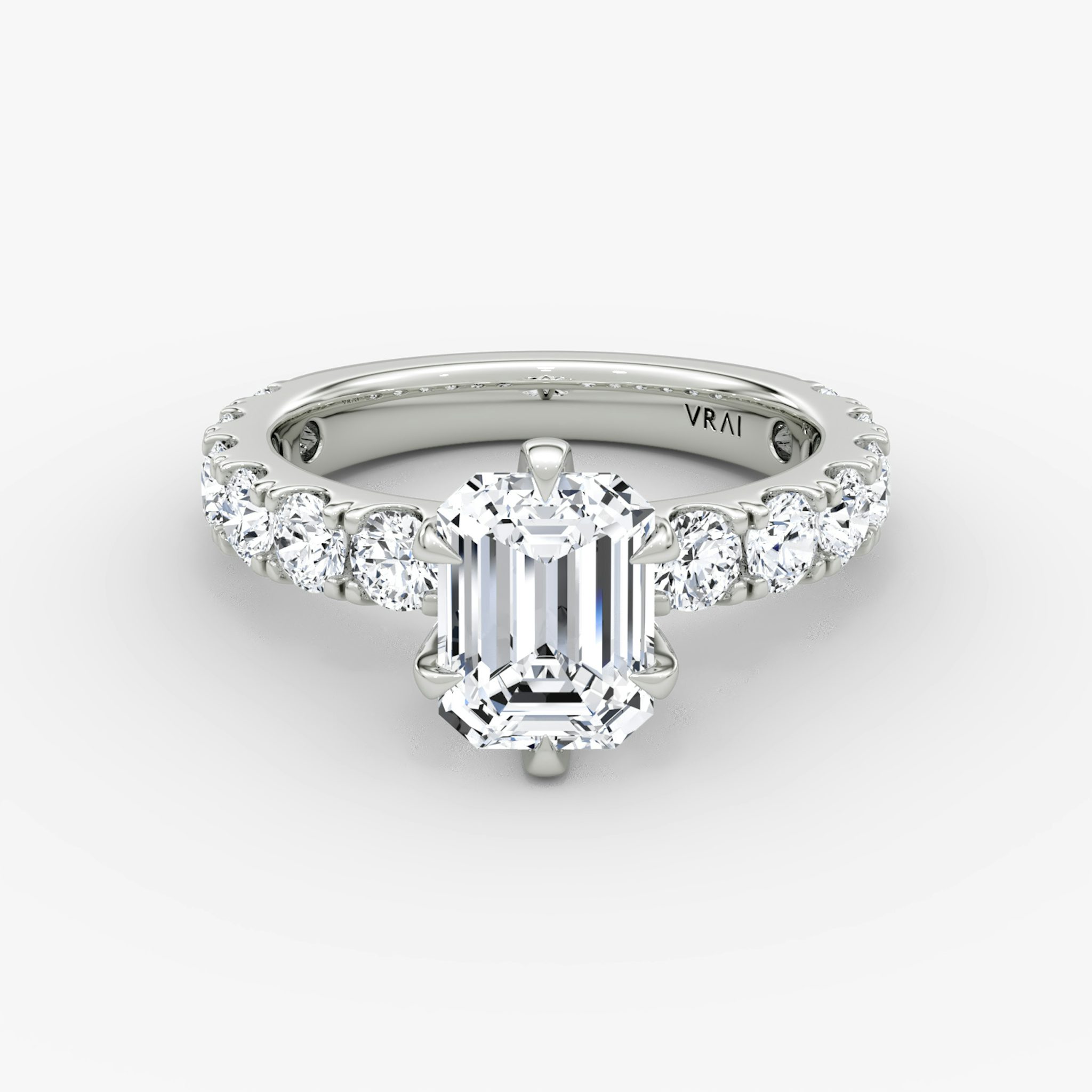 The Amour Eternity | Emerald | 18k | White Gold | bandAccent: Plain | diamondOrientation: vertical | caratWeight: other