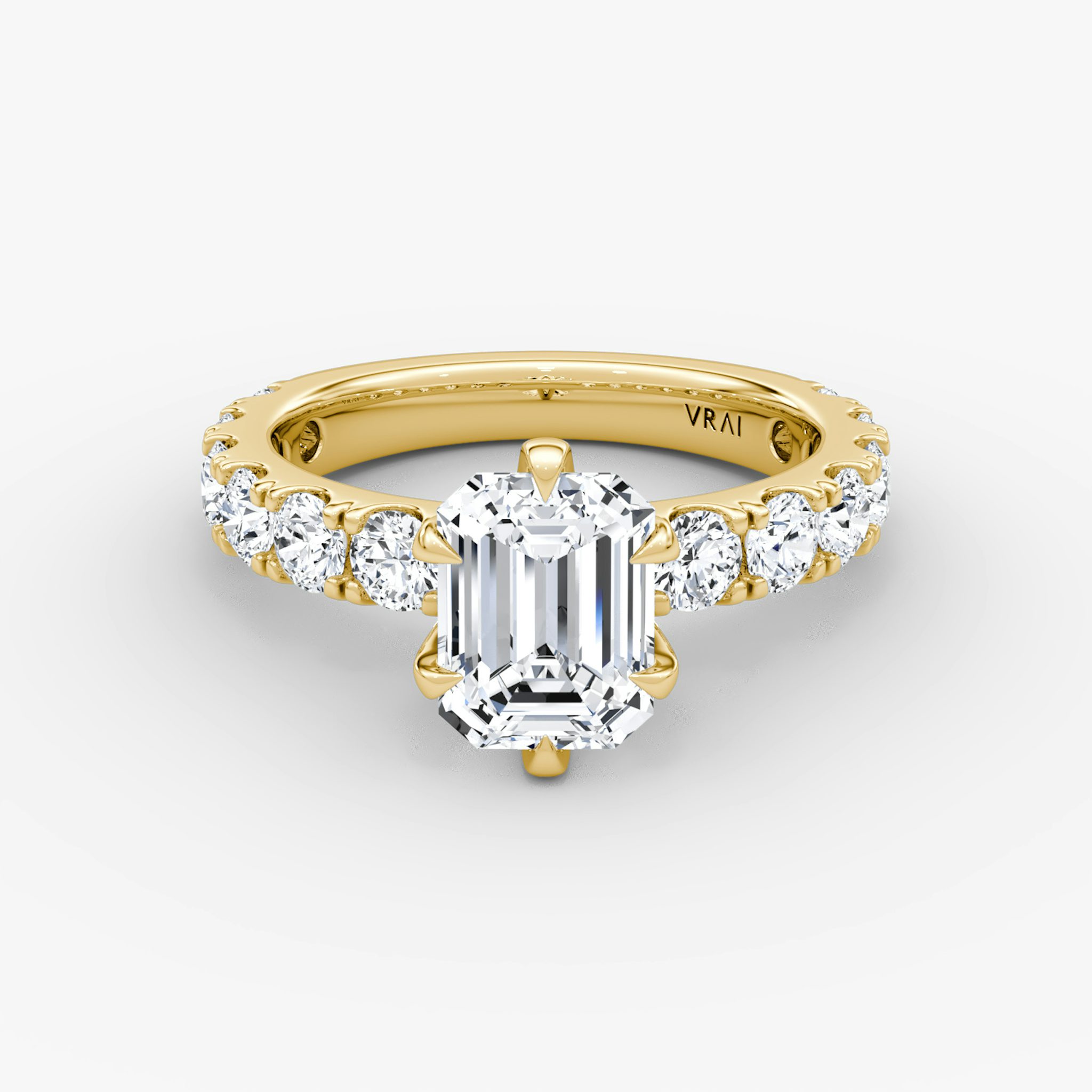 The Amour Eternity | Emerald | 18k | Yellow Gold | bandAccent: Plain | diamondOrientation: vertical | caratWeight: other