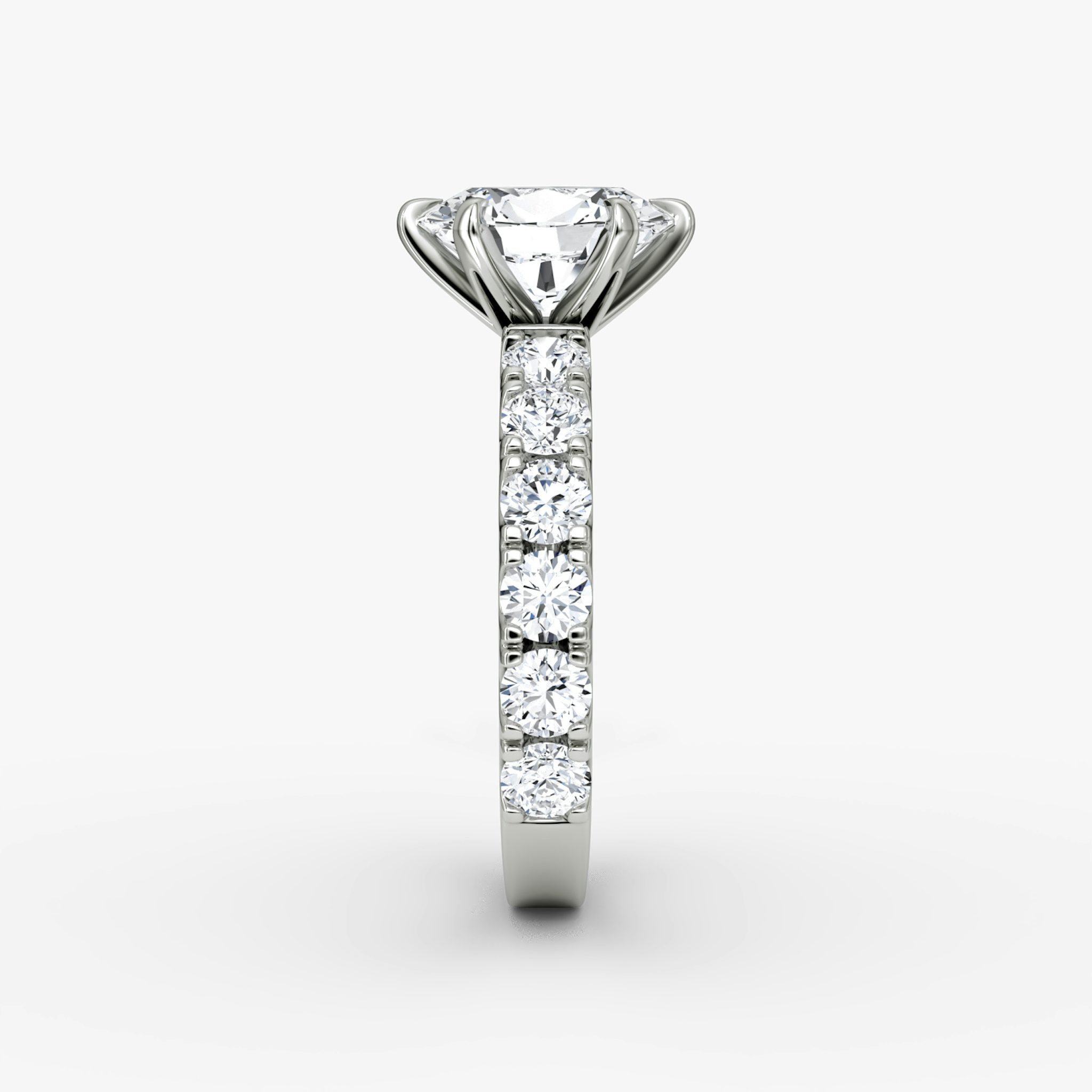 The Amour Eternity | Oval | Platinum | bandAccent: Plain | diamondOrientation: vertical | caratWeight: other