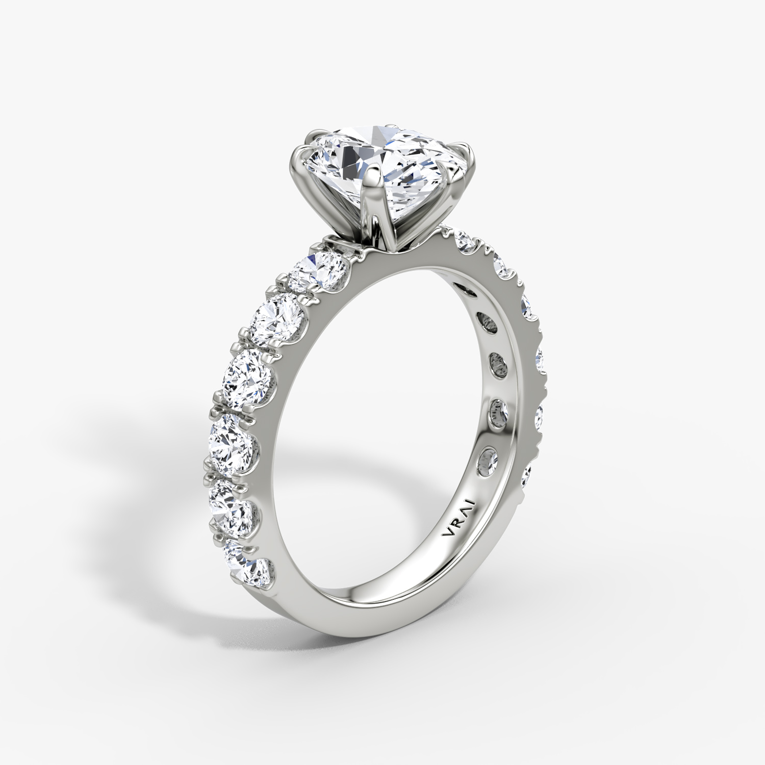 The Amour Eternity | Oval | Platinum | bandAccent: Plain | diamondOrientation: vertical | caratWeight: other