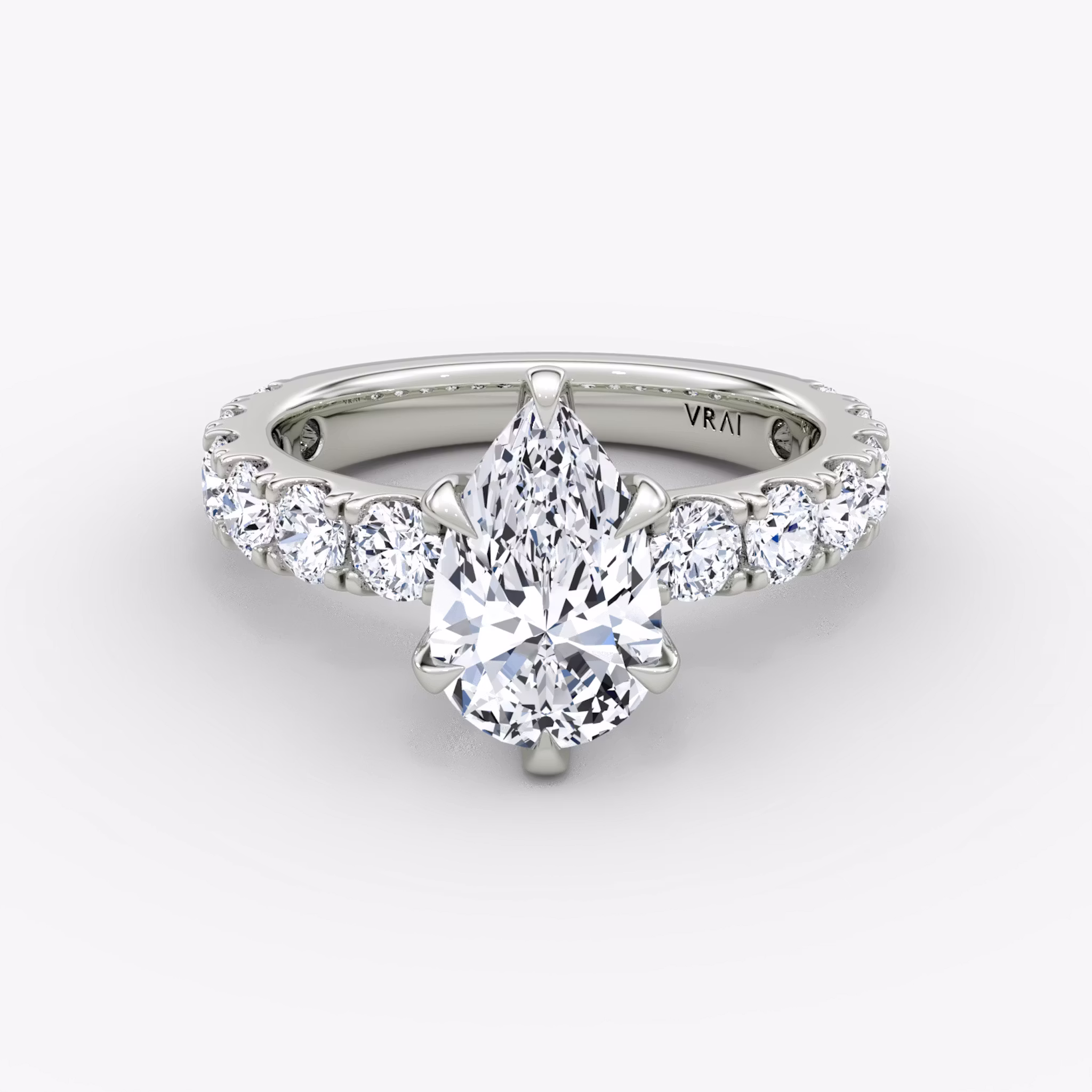 The Amour Eternity Pear | Platinum