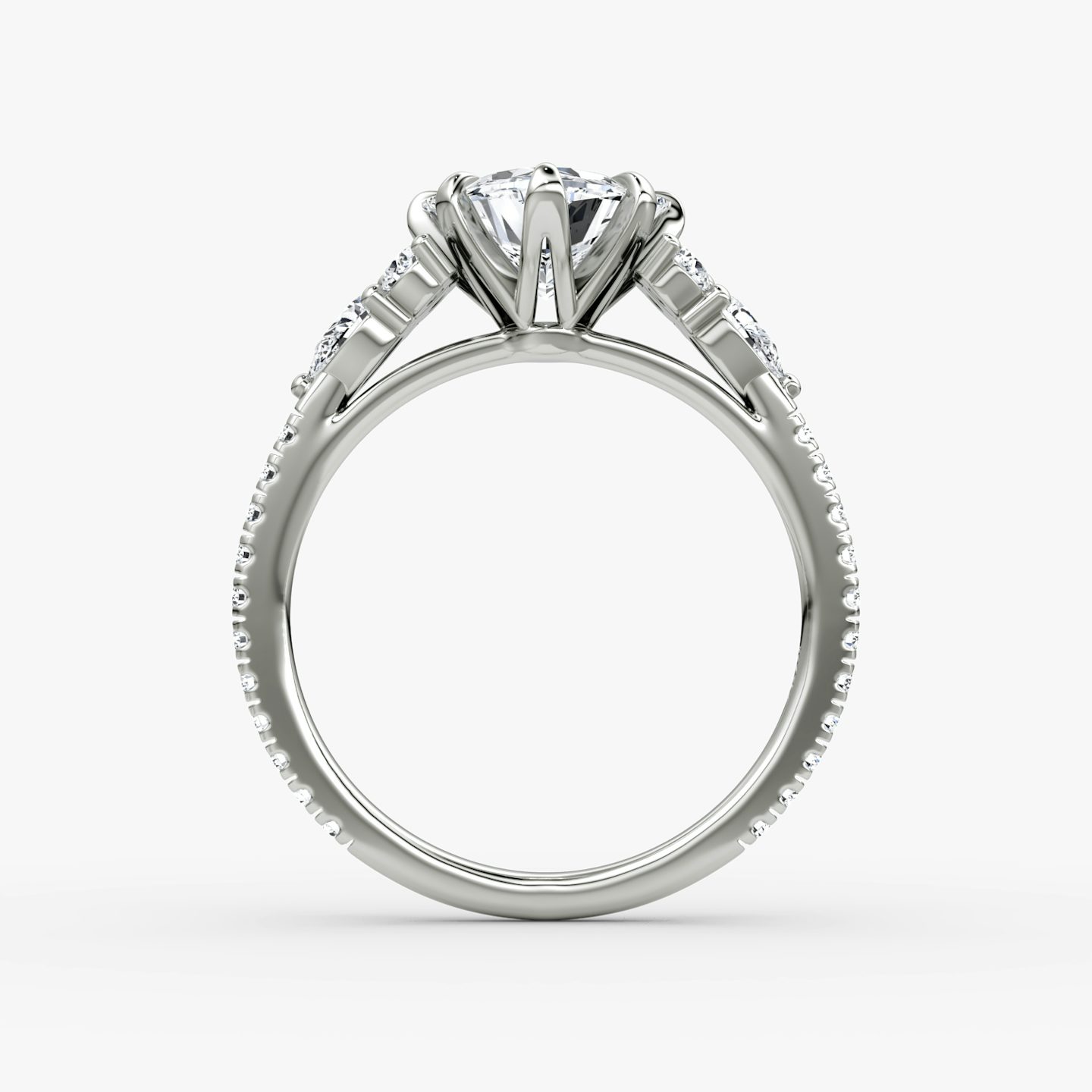 Anillo de compromiso Pear Cluster Heirloom | Trillón | 18k | Oro blanco | bandAccent: Pavé | diamondOrientation: vertical | caratWeight: other