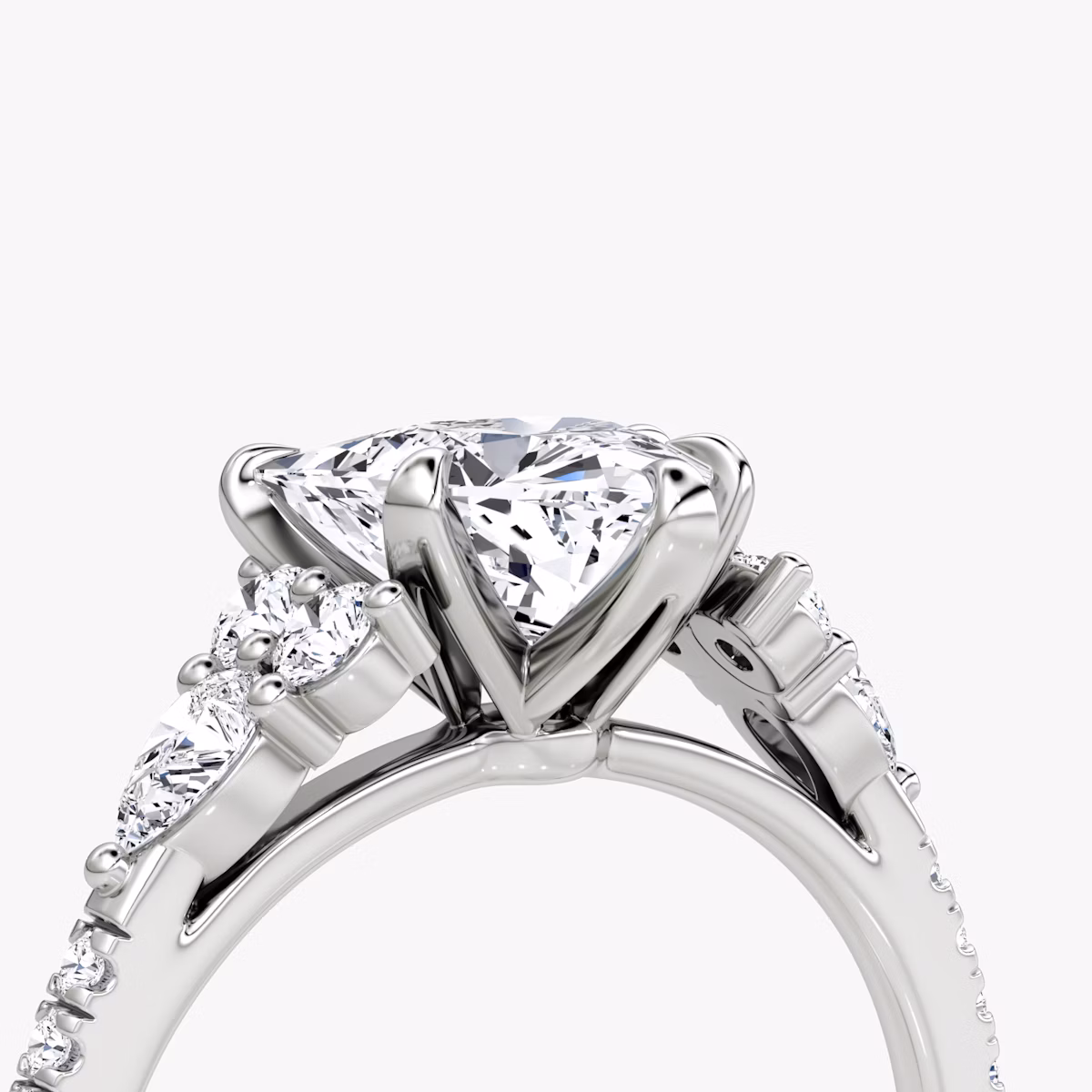 Anillo de compromiso Pear Cluster Heirloom | Trillón | Platino | bandAccent: Pavé | diamondOrientation: vertical | caratWeight: other