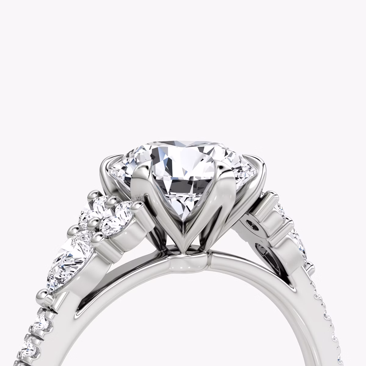 Anillo de compromiso Pear Cluster Heirloom | Brillante | Platino | bandAccent: Pavé | caratWeight: other | diamondOrientation: vertical