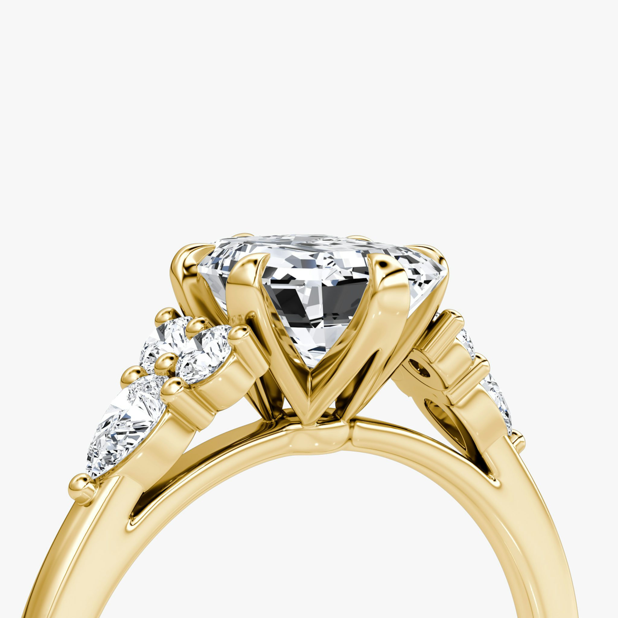 The Pear Cluster Heirloom | Emerald | 18k | Yellow Gold | bandAccent: Plain | diamondOrientation: vertical | caratWeight: other