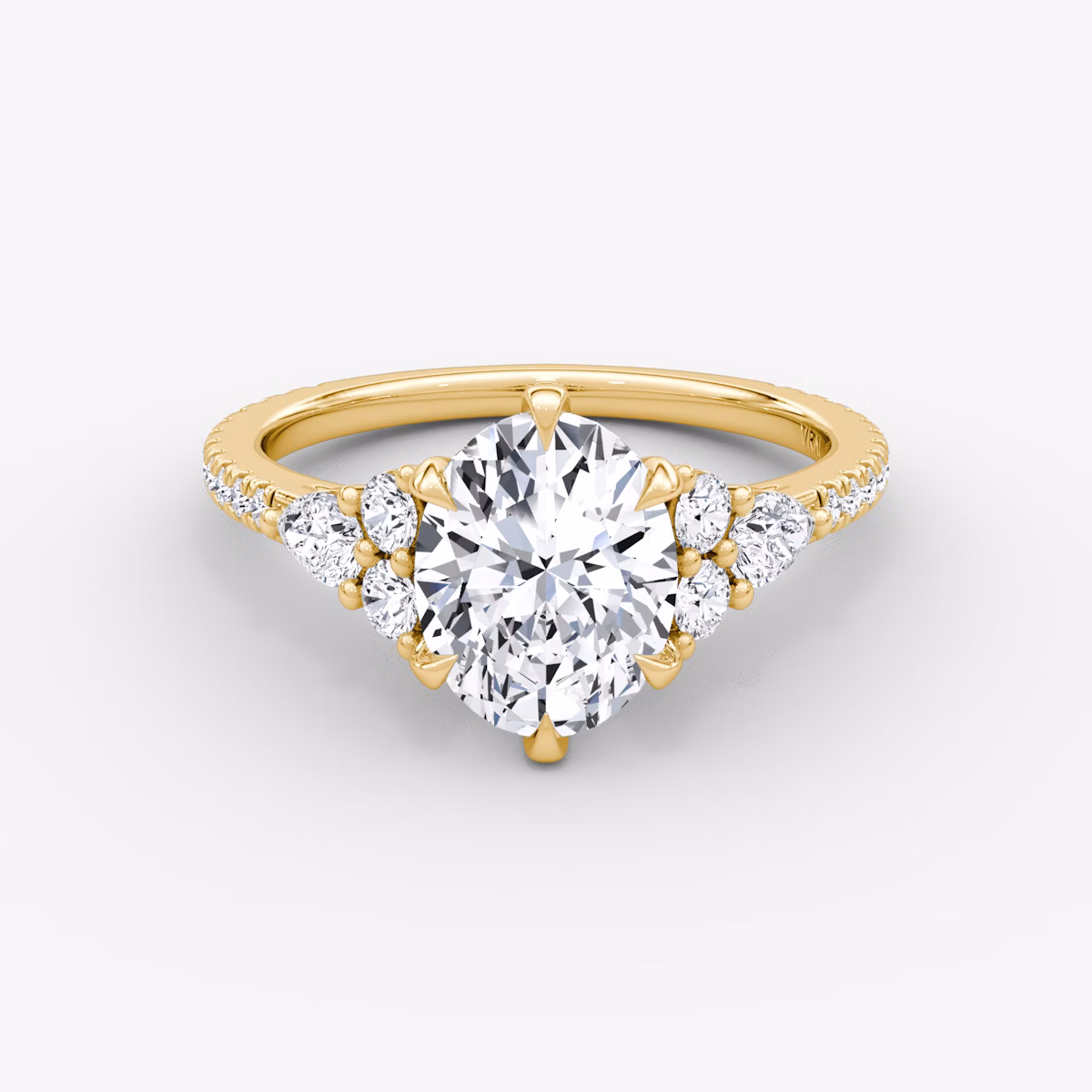 Anillo de compromiso Pear Cluster Heirloom | Oval | 18k | Oro amarillo | bandAccent: Pavé | diamondOrientation: vertical | caratWeight: other