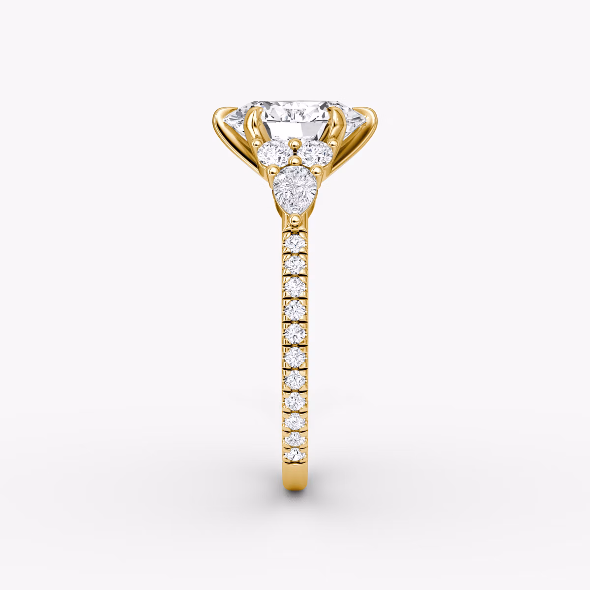 Anillo de compromiso Pear Cluster Heirloom | Oval | 18k | Oro amarillo | bandAccent: Pavé | diamondOrientation: vertical | caratWeight: other