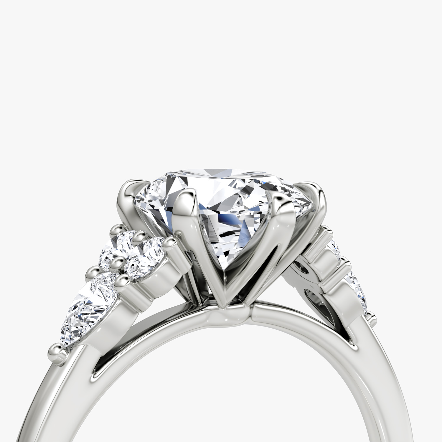 The Pear Cluster Heirloom | Oval | 18k | White Gold | bandAccent: Plain | diamondOrientation: vertical | caratWeight: other