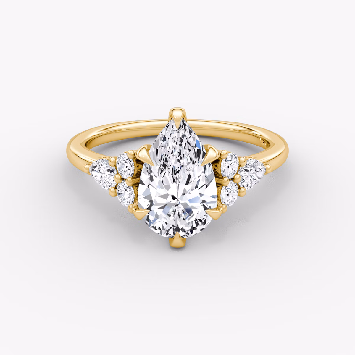 Anillo de compromiso Pear Cluster Heirloom | Pera | 18k | Oro amarillo | bandAccent: Simple | diamondOrientation: vertical | caratWeight: other