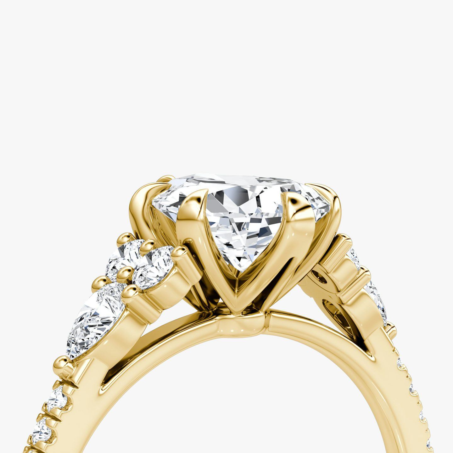 Anillo de compromiso Pear Cluster Heirloom | Pera | 18k | Oro amarillo | bandAccent: Pavé | diamondOrientation: vertical | caratWeight: other