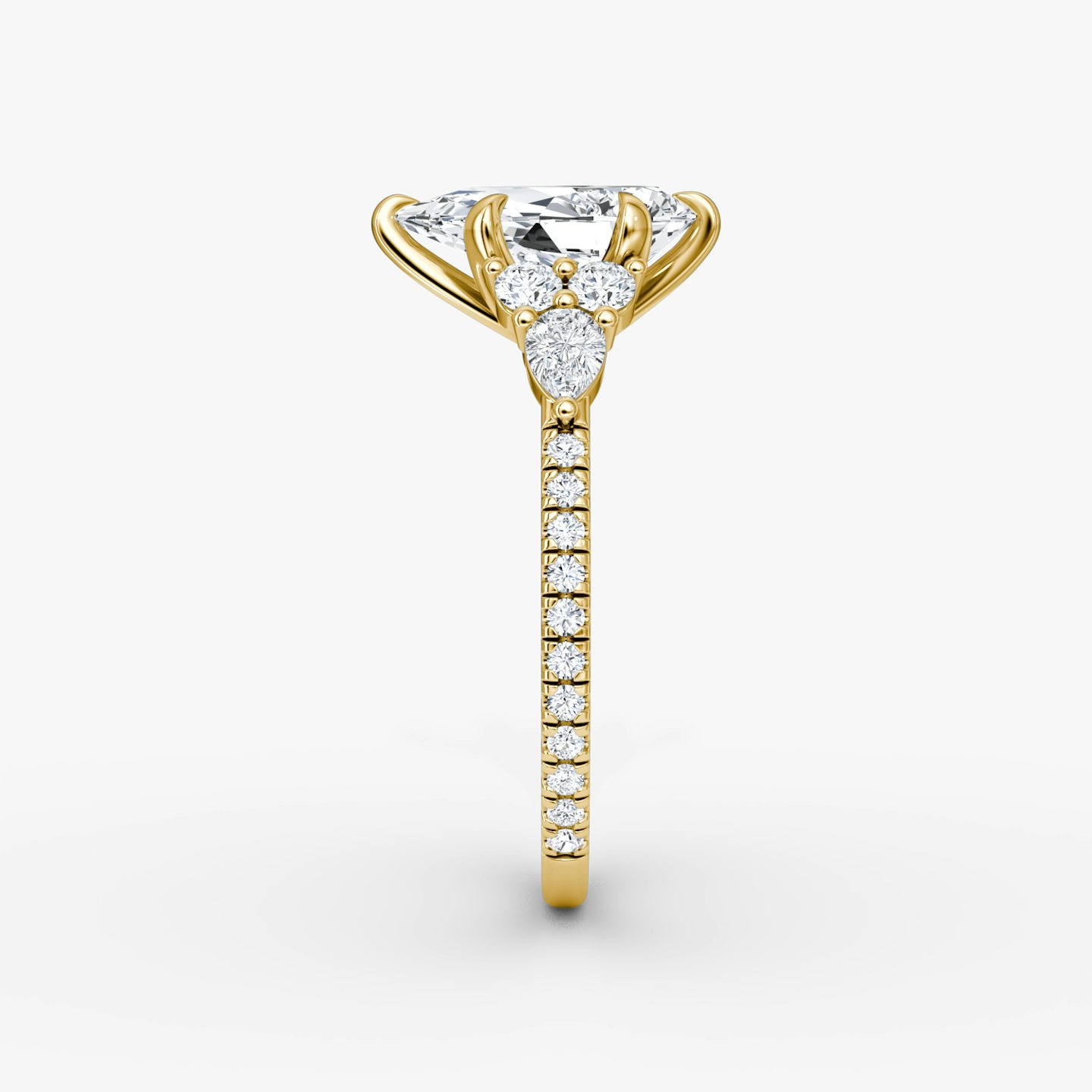 Anillo de compromiso Pear Cluster Heirloom | Pera | 18k | Oro amarillo | bandAccent: Pavé | diamondOrientation: vertical | caratWeight: other