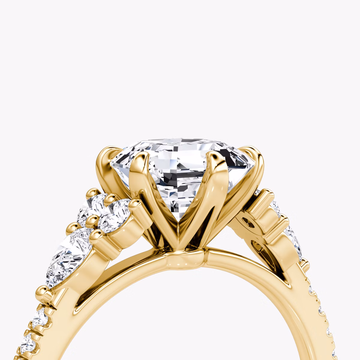 Anillo de compromiso Pear Cluster Heirloom | Asscher | 18k | Oro amarillo | bandAccent: Pavé | diamondOrientation: vertical | caratWeight: other