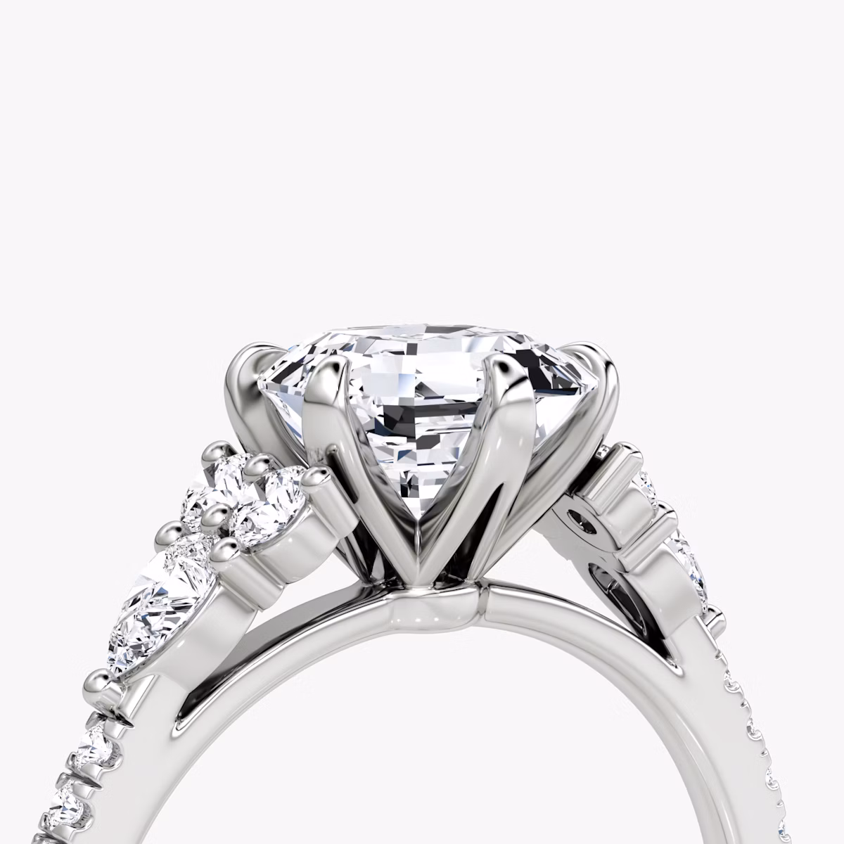 Pear Cluster Heirloom | Asscher | Platin | bandAccent: Mit Pavé-Besatz | diamondOrientation: vertical | caratWeight: other