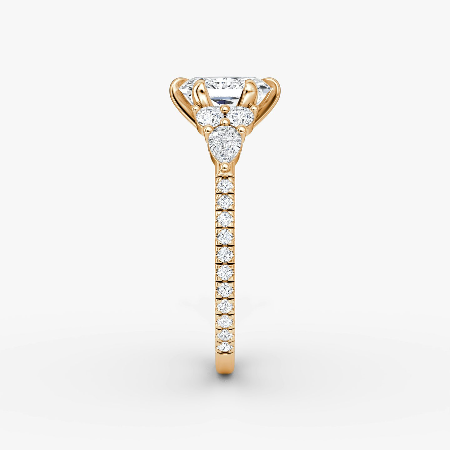 Anillo de compromiso Pear Cluster Heirloom | Radiante | 14k | Oro rosa | bandAccent: Pavé | diamondOrientation: vertical | caratWeight: other