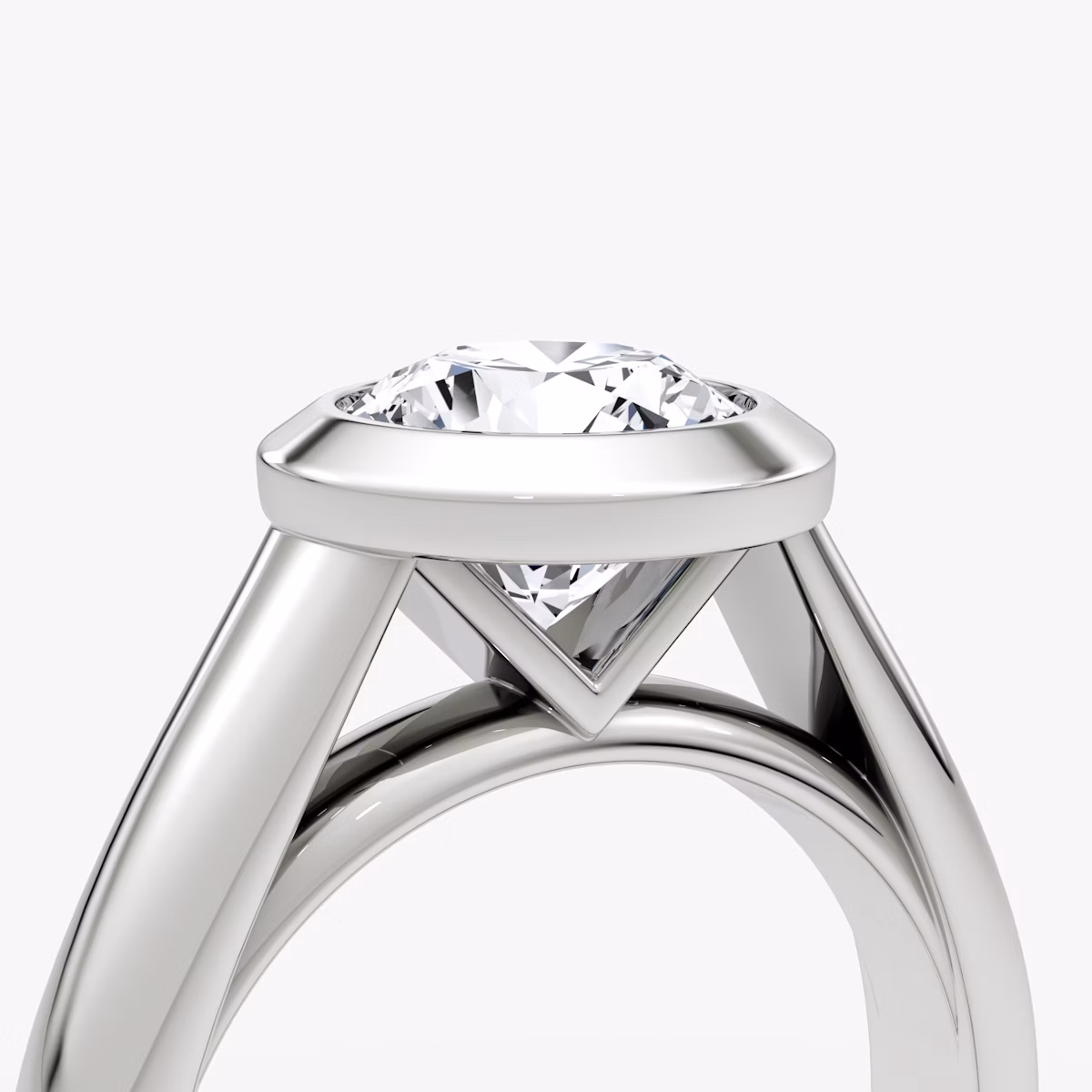 The Sculpture Bezel | Round Brilliant | 18k | White Gold | bandAccent: Plain | caratWeight: other | diamondOrientation: vertical