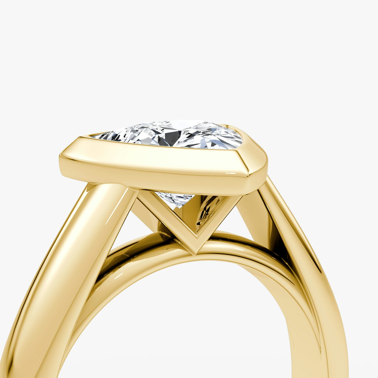 The Sculpture Bezel | Trillion | 18k | Yellow Gold | bandAccent: Plain | diamondOrientation: vertical | caratWeight: other