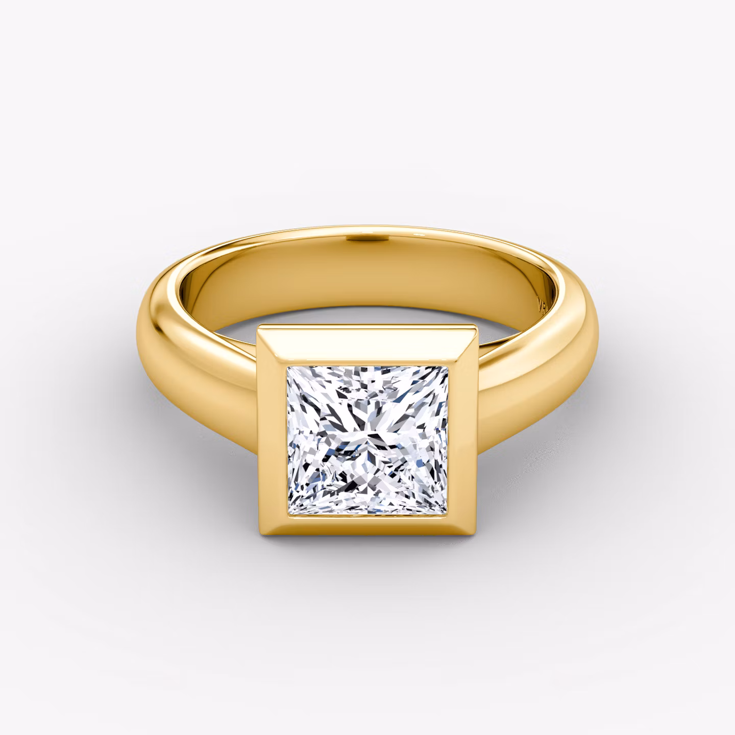 The Sculpture Bezel Princess | Yellow Gold