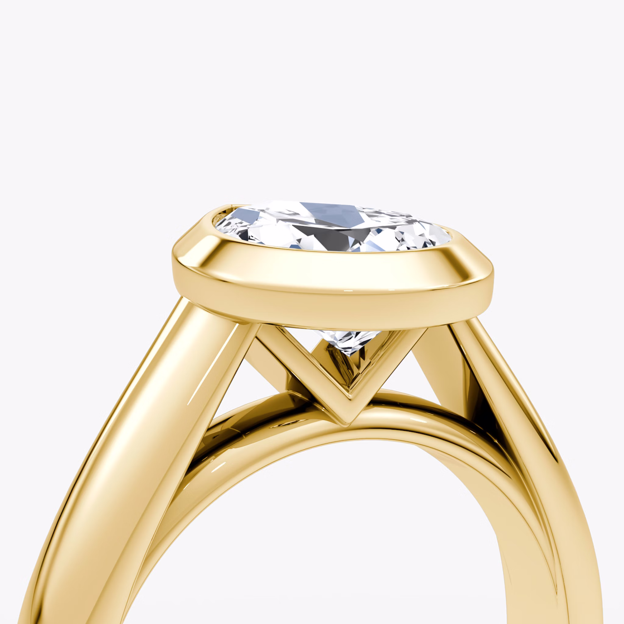 The Sculpture Bezel | Pear | 18k | Yellow Gold | bandAccent: Plain | diamondOrientation: vertical | caratWeight: other