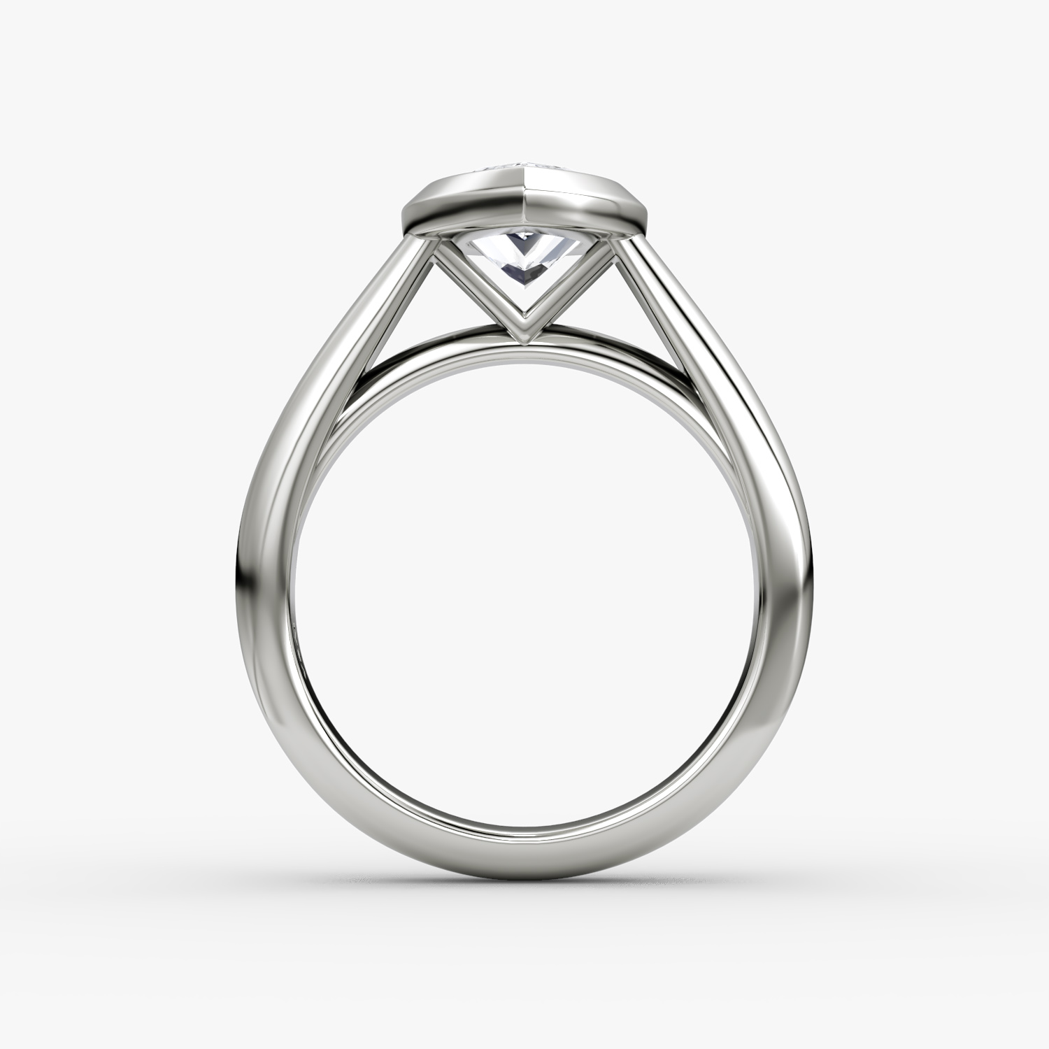 The Sculpture Bezel | Pear | 18k | White Gold | bandAccent: Plain | diamondOrientation: vertical | caratWeight: other