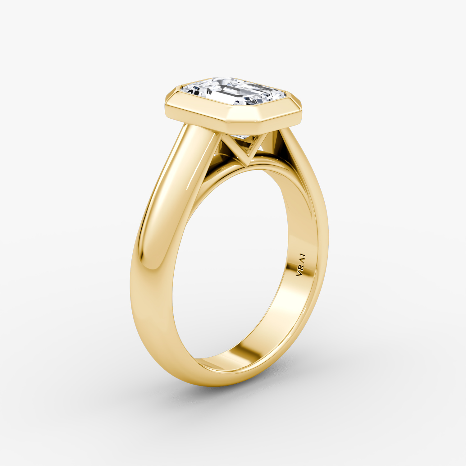 Anillo de compromiso Sculpture Bezel | Esmeralda | 18k | Oro amarillo | bandAccent: Simple | diamondOrientation: vertical | caratWeight: other