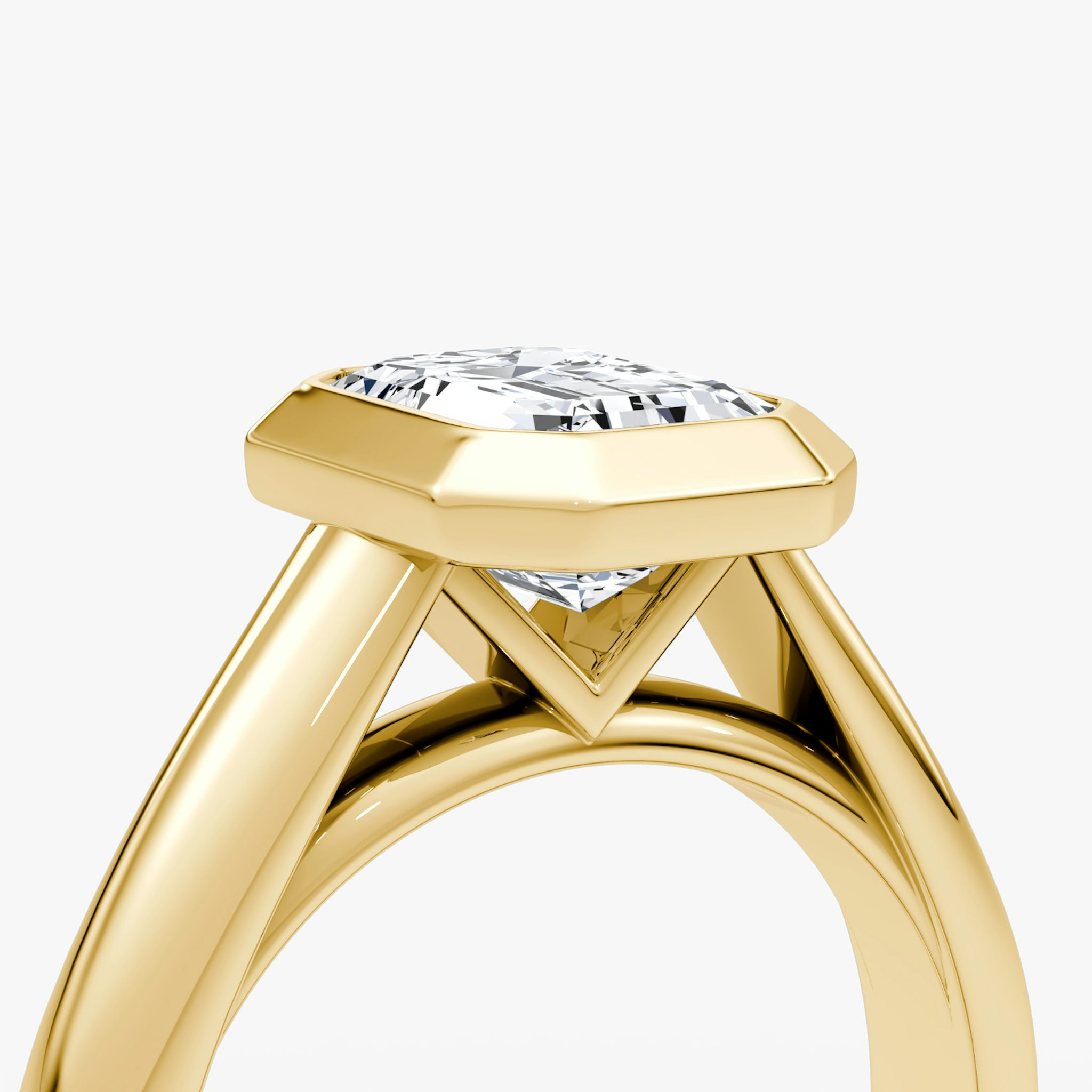 The Sculpture Bezel | Emerald | 18k | Yellow Gold | bandAccent: Plain | diamondOrientation: vertical | caratWeight: other