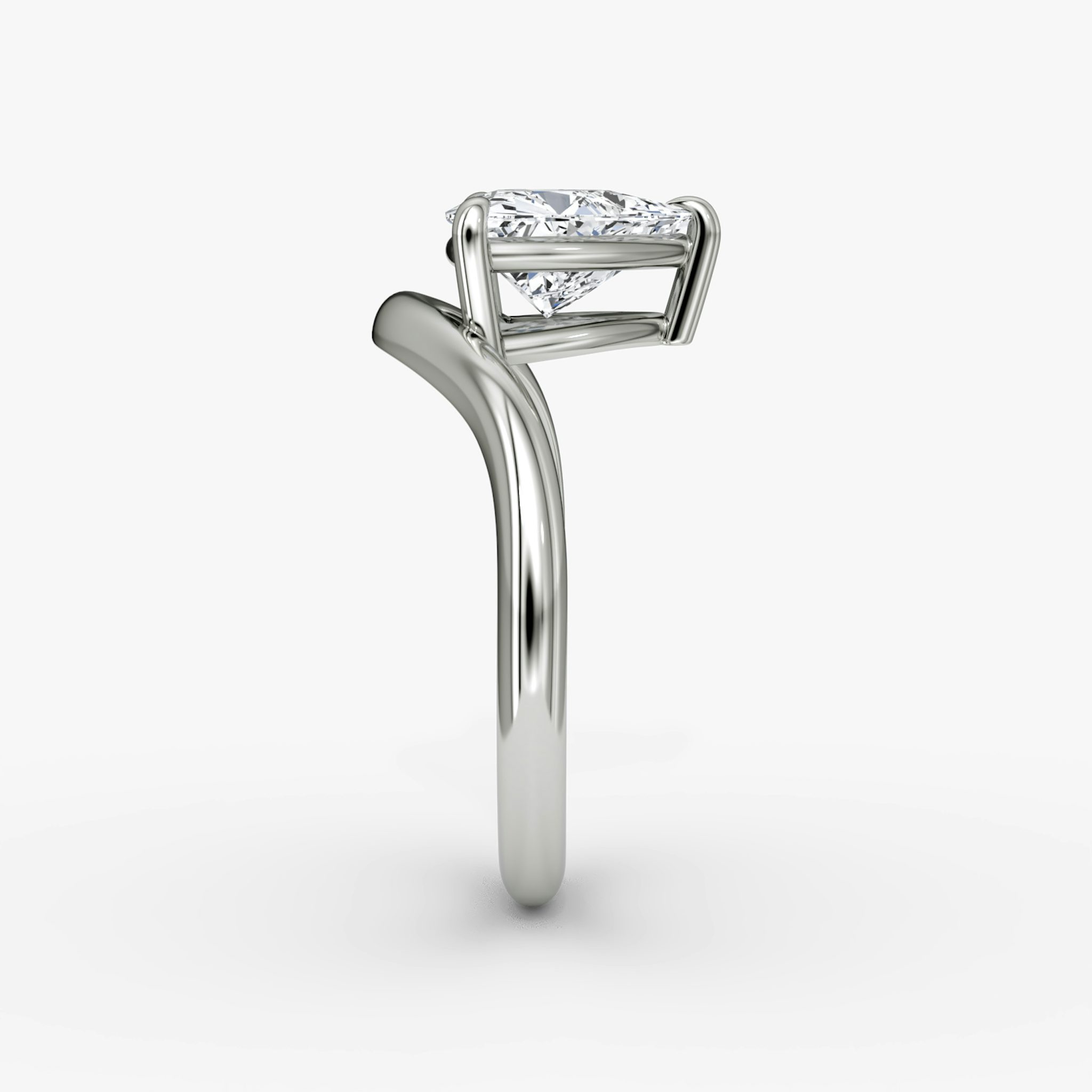 The Curve | Trillion | Platinum | bandAccent: Plain | diamondOrientation: vertical | caratWeight: other
