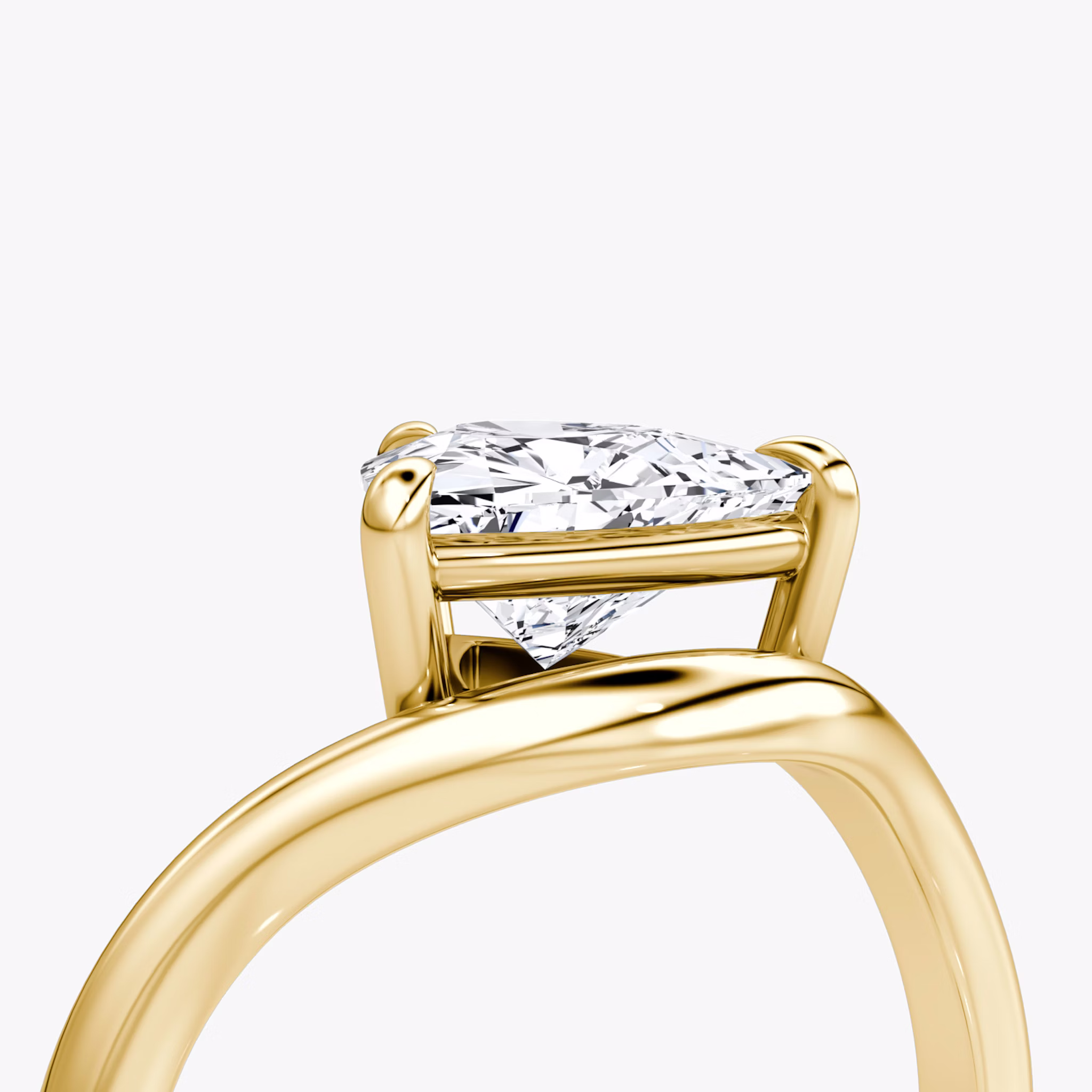 The Curve | Trillion | 18k | Yellow Gold | bandAccent: Plain | diamondOrientation: vertical | caratWeight: other