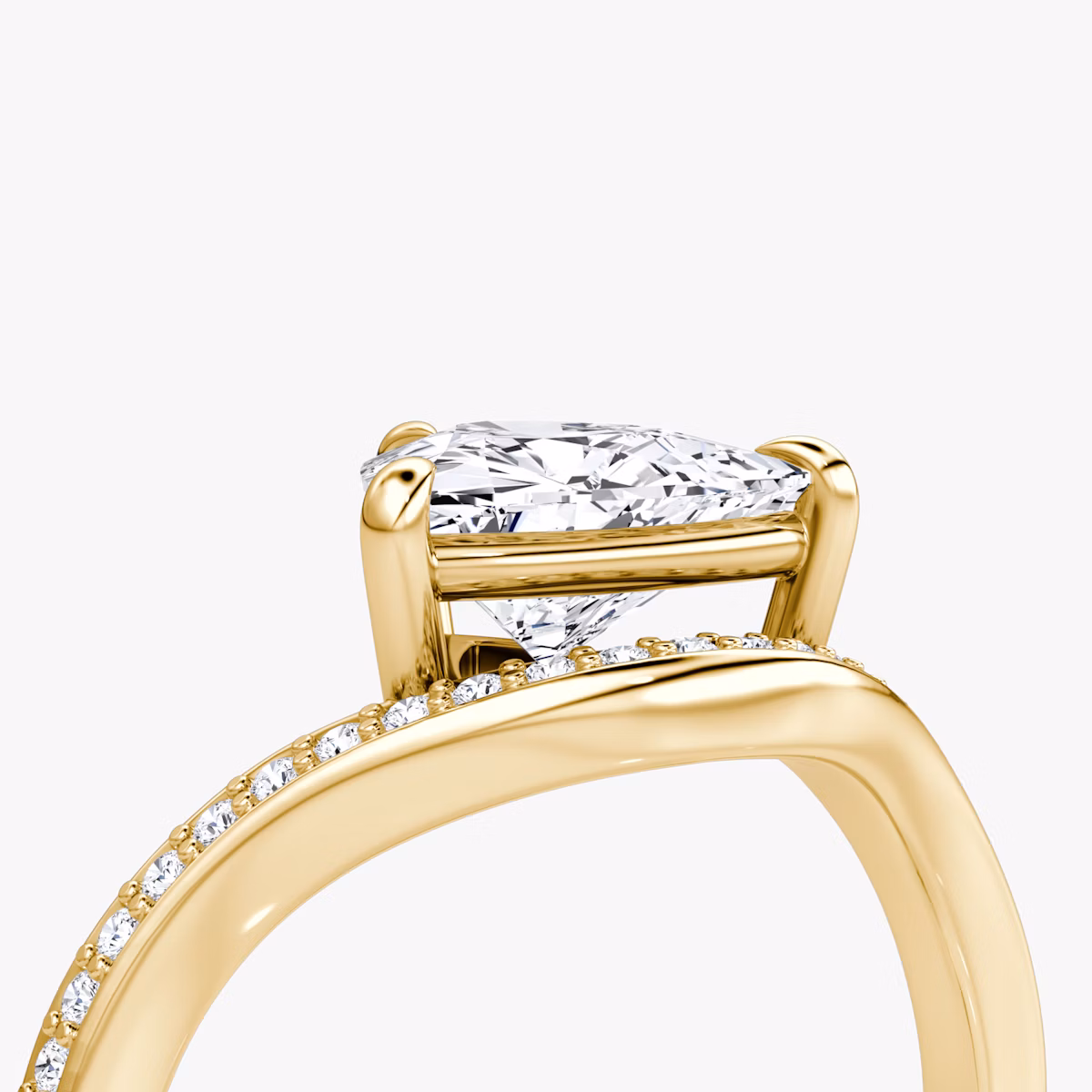 Curve | Trillant | 18k | Gelbgold | bandAccent: Mit Pavé-Besatz | diamondOrientation: vertical | caratWeight: other