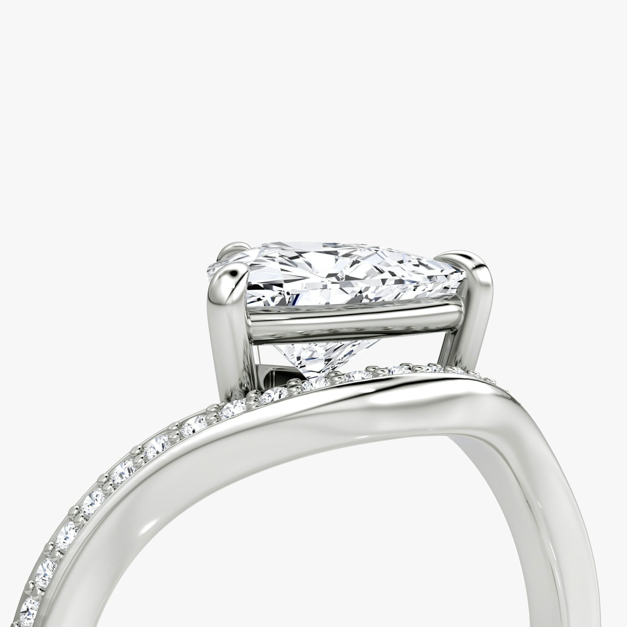 The Curve | Trillion | Platinum | bandAccent: Pavé | diamondOrientation: vertical | caratWeight: other