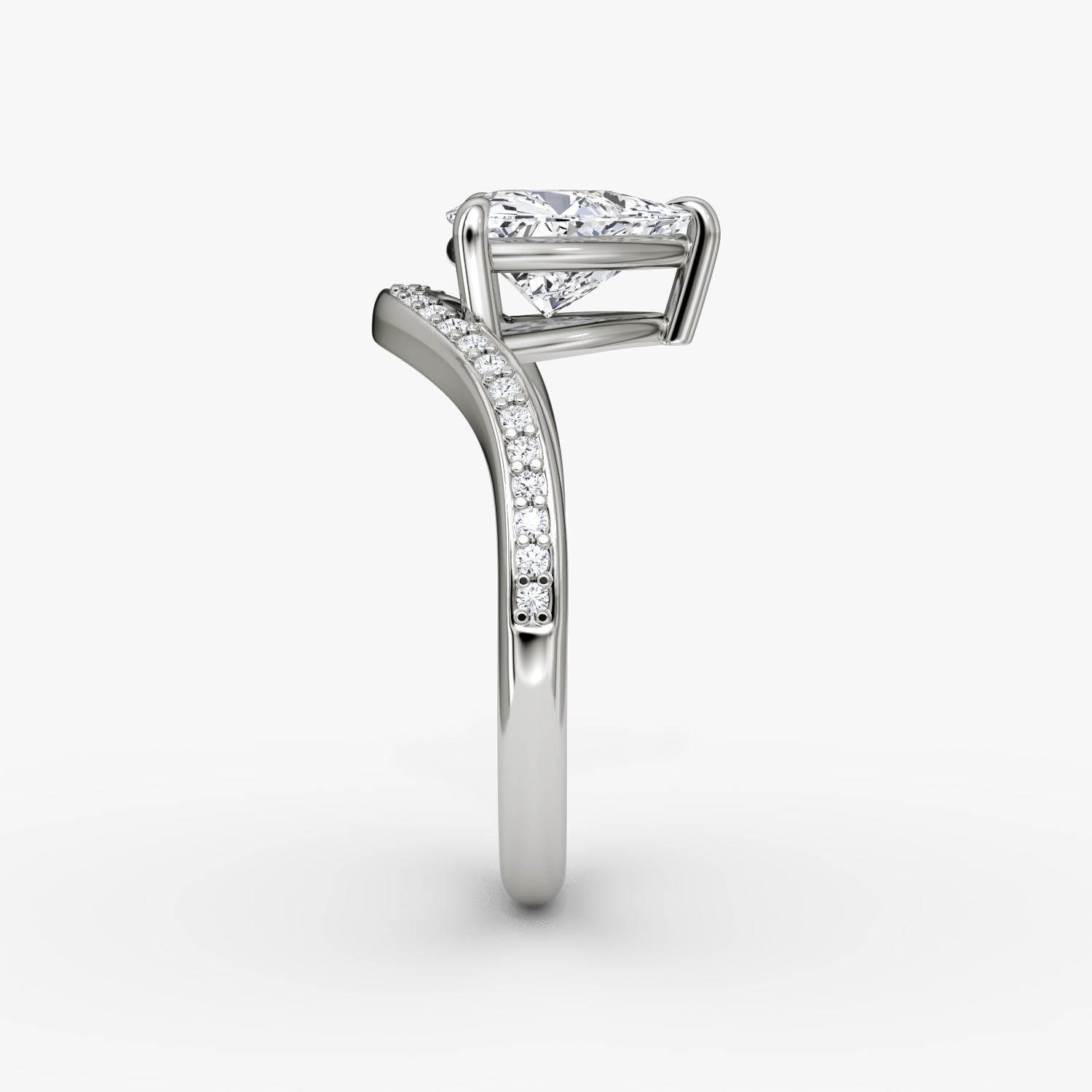 The Curve | Trillion | Platinum | bandAccent: Pavé | diamondOrientation: vertical | caratWeight: other