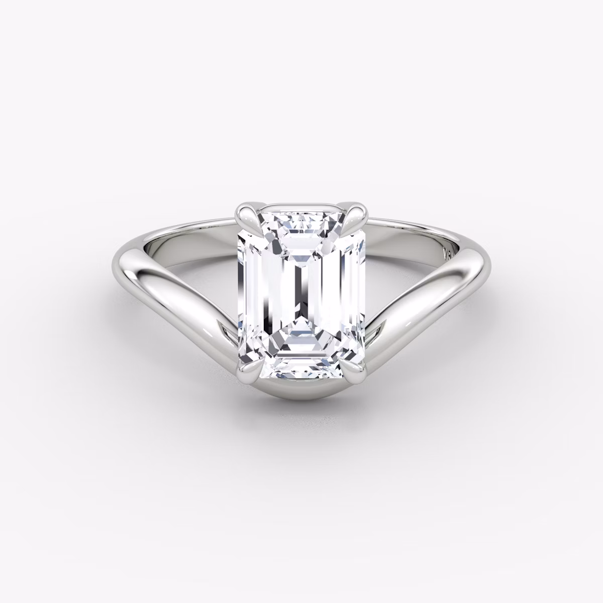 Curve | Emerald | Platin | bandAccent: Ohne Pavé-Besatz | diamondOrientation: vertical | caratWeight: other