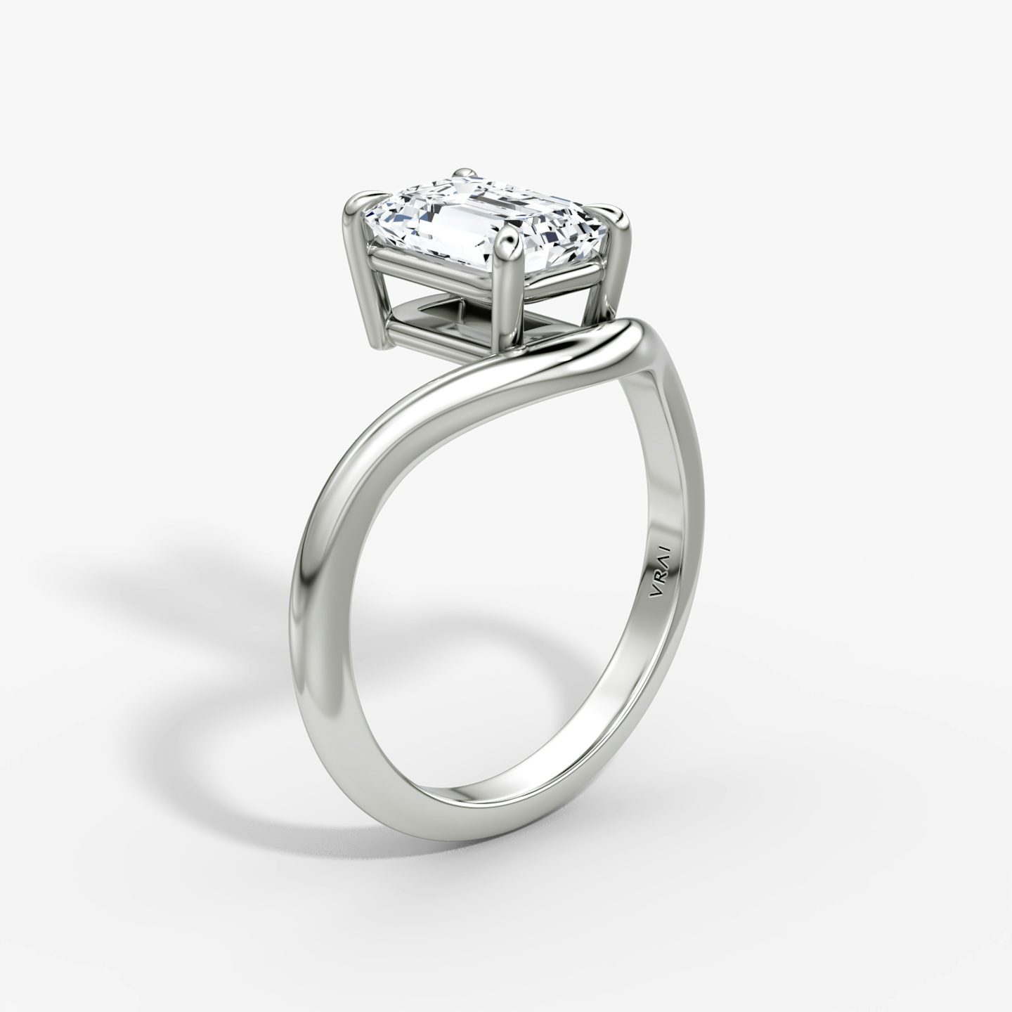 The Curve | Emerald | 18k | White Gold | bandAccent: Plain | diamondOrientation: vertical | caratWeight: other