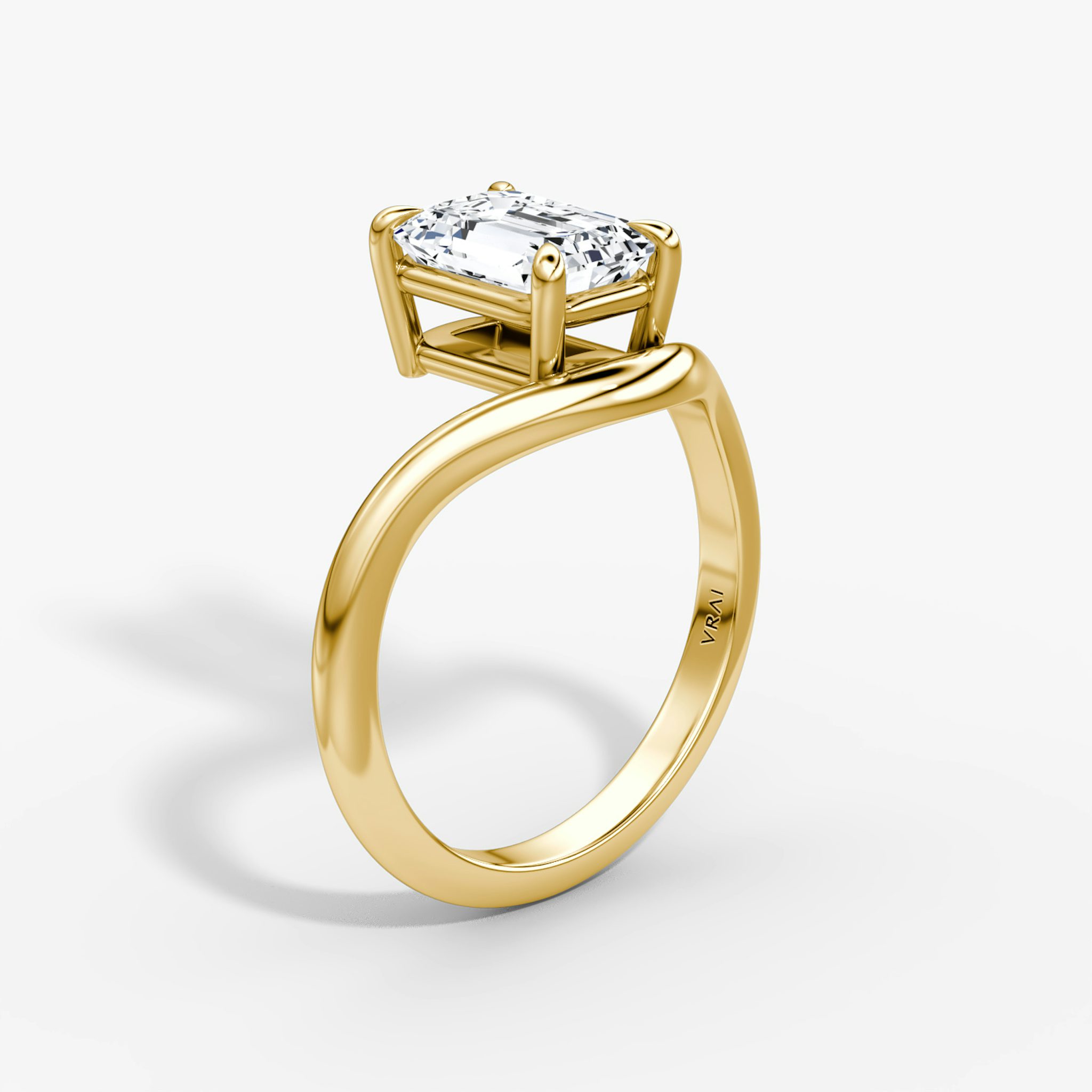 The Curve | Emerald | 18k | Yellow Gold | bandAccent: Plain | diamondOrientation: vertical | caratWeight: other