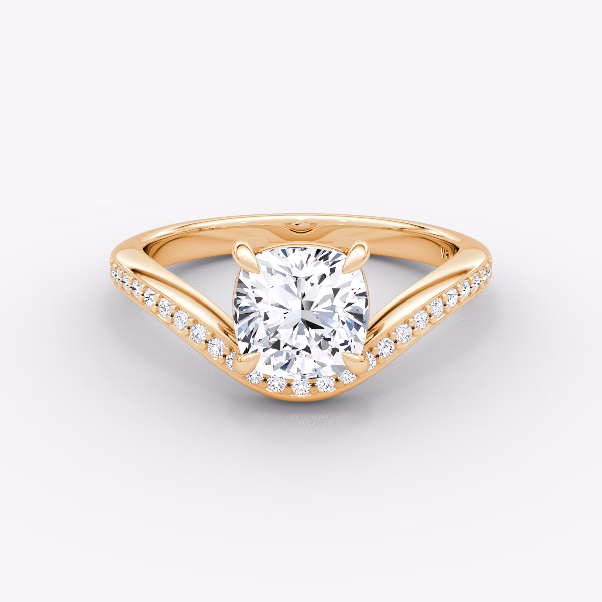 Curve | Cushion | 14k | Roségold | bandAccent: Mit Pavé-Besatz | diamondOrientation: vertical | caratWeight: other