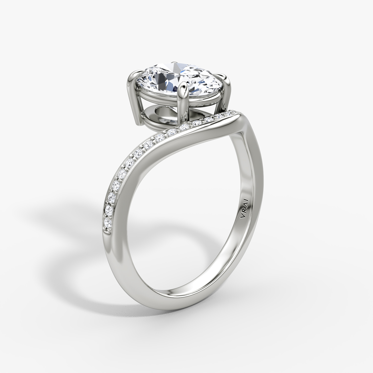 The Curve | Oval | 18k | White Gold | bandAccent: Pavé | diamondOrientation: vertical | caratWeight: other