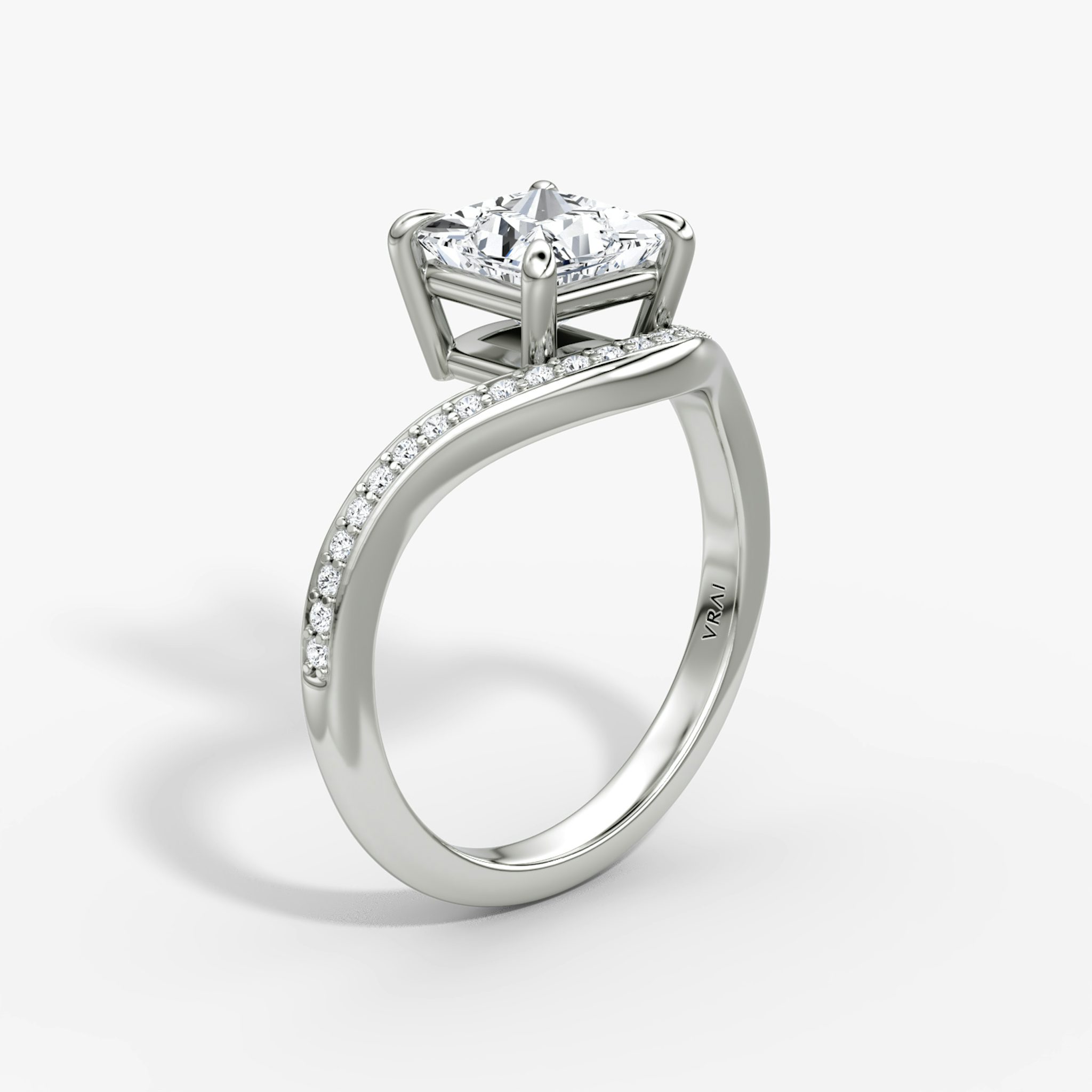 The Curve | Princess | 18k | White Gold | bandAccent: Pavé | diamondOrientation: vertical | caratWeight: other
