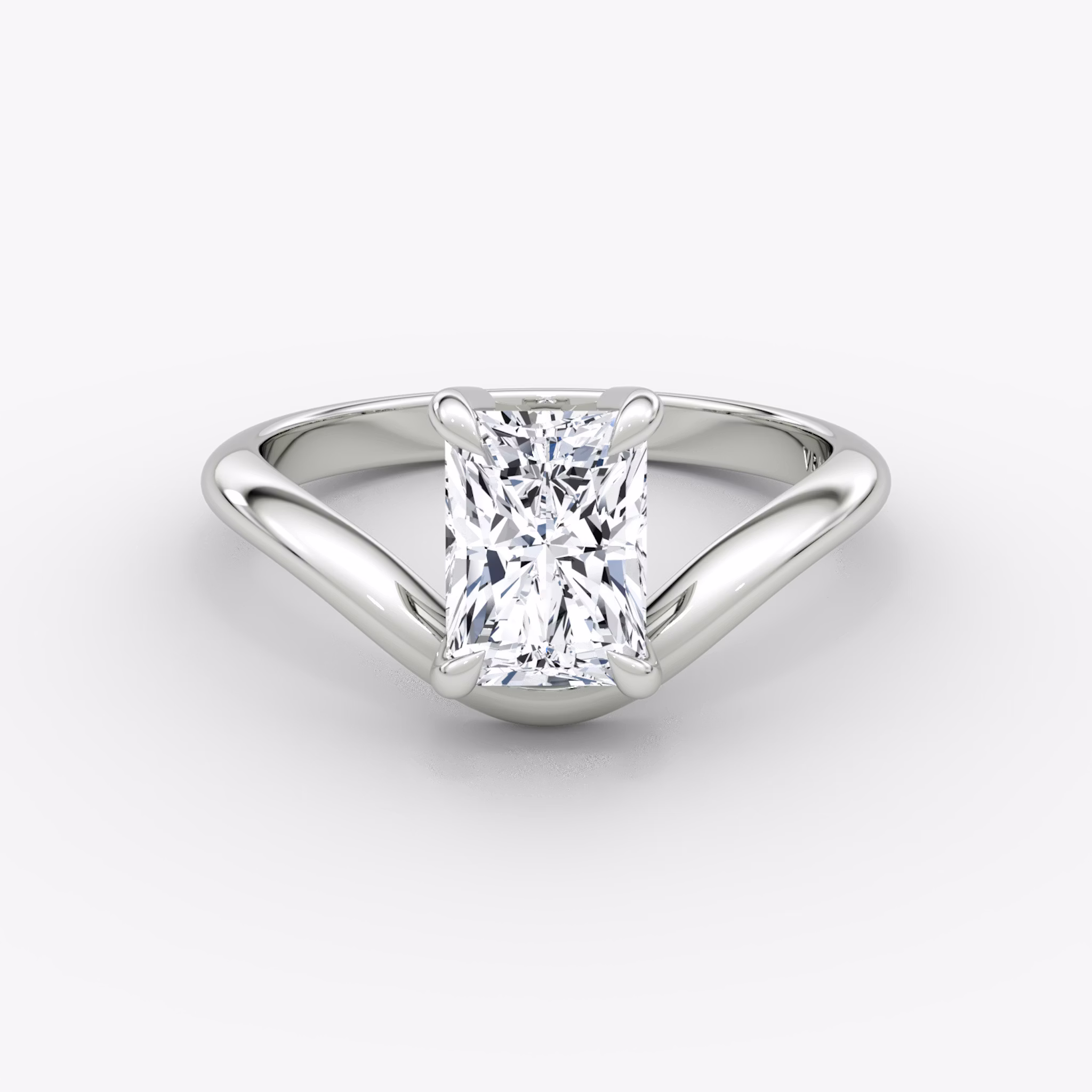 The Curve | Radiant | 18k | White Gold | bandAccent: Plain | diamondOrientation: vertical | caratWeight: other
