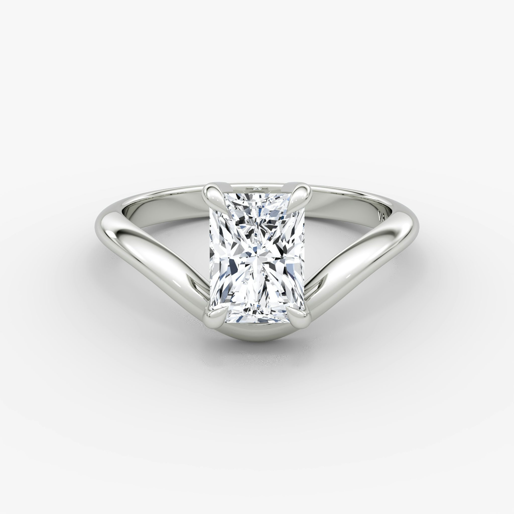 The Curve | Radiant | 18k | White Gold | bandAccent: Plain | diamondOrientation: vertical | caratWeight: other