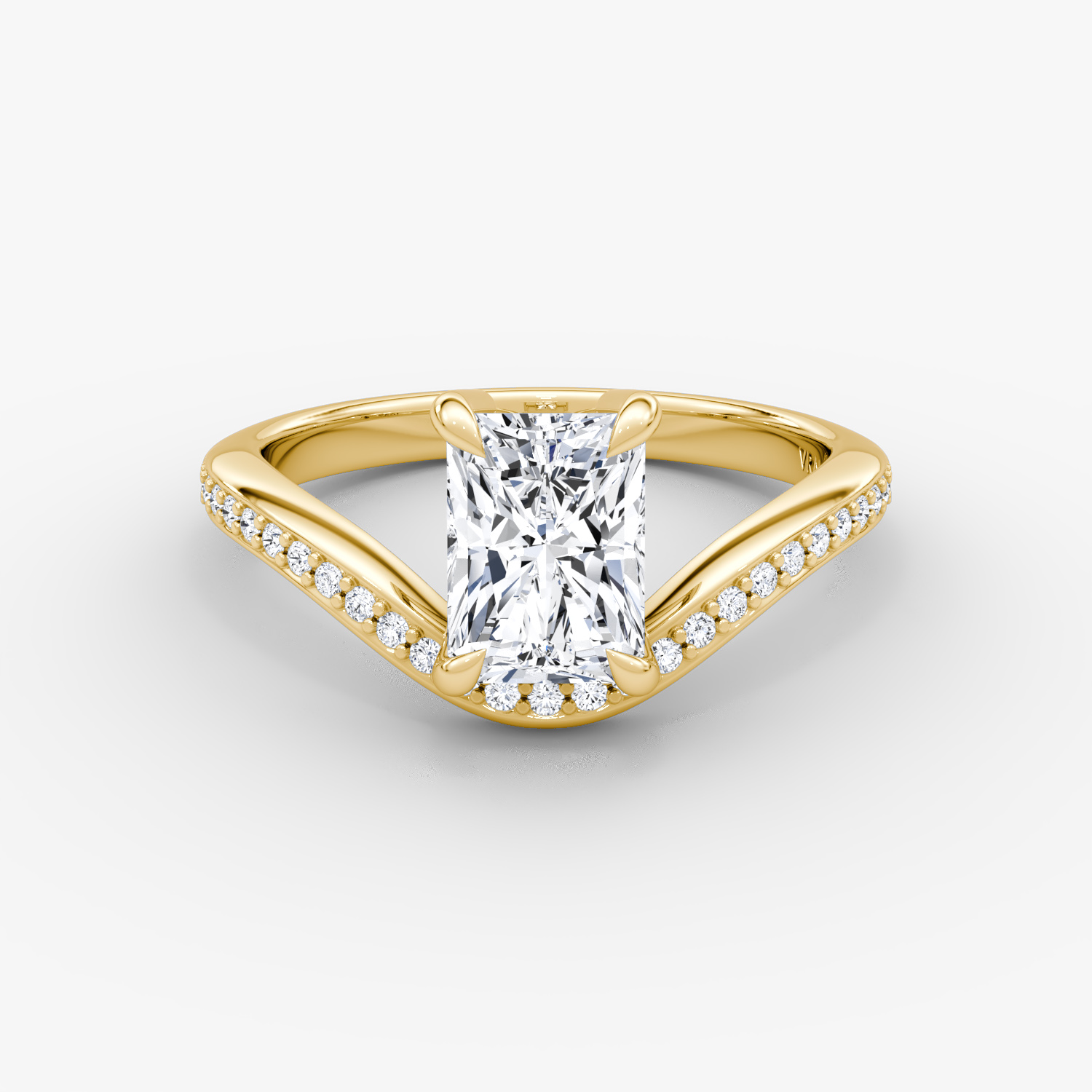 The Curve | Radiant | 18k | Yellow Gold | bandAccent: Pavé | diamondOrientation: vertical | caratWeight: other