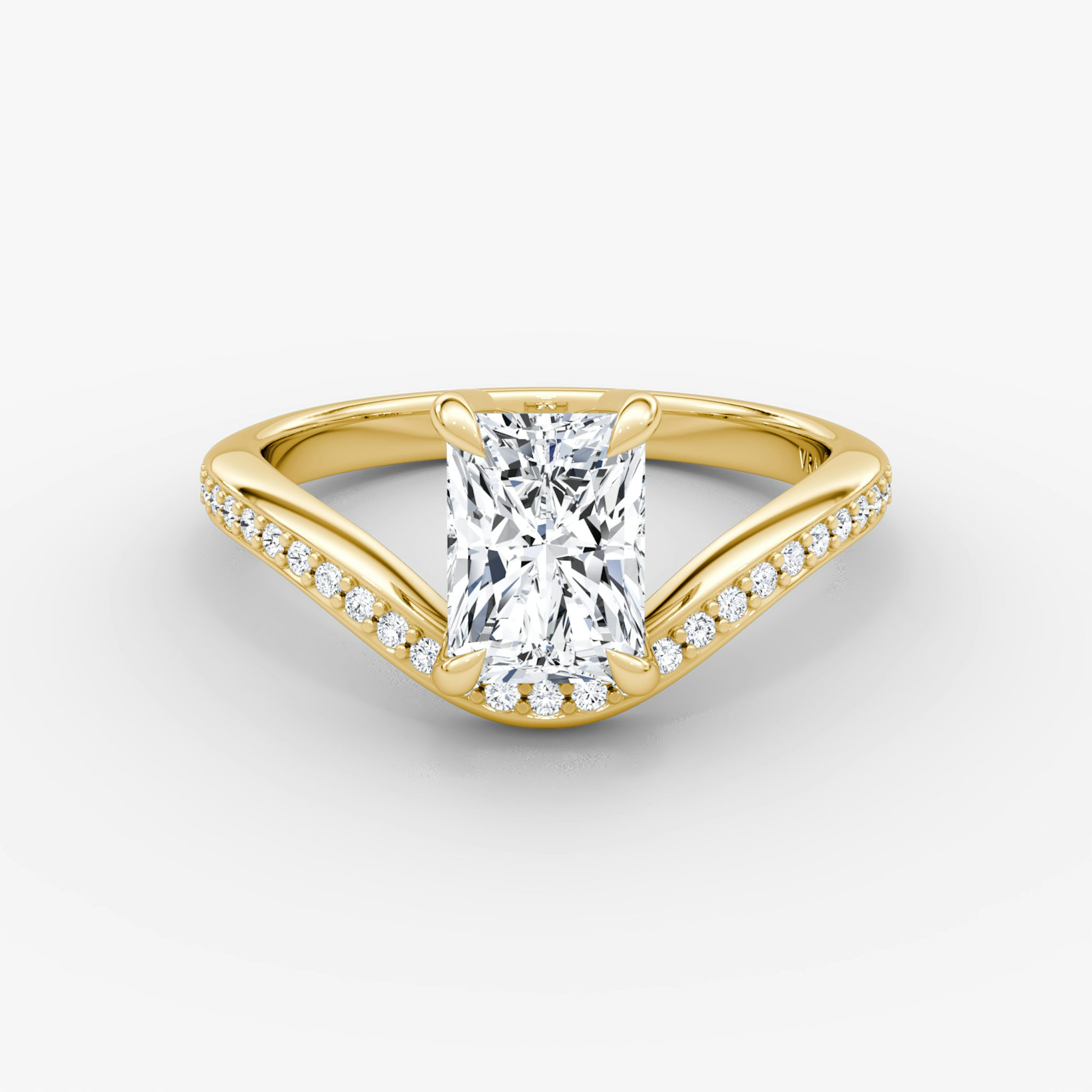 The Curve | Radiant | 18k | Yellow Gold | bandAccent: Pavé | diamondOrientation: vertical | caratWeight: other