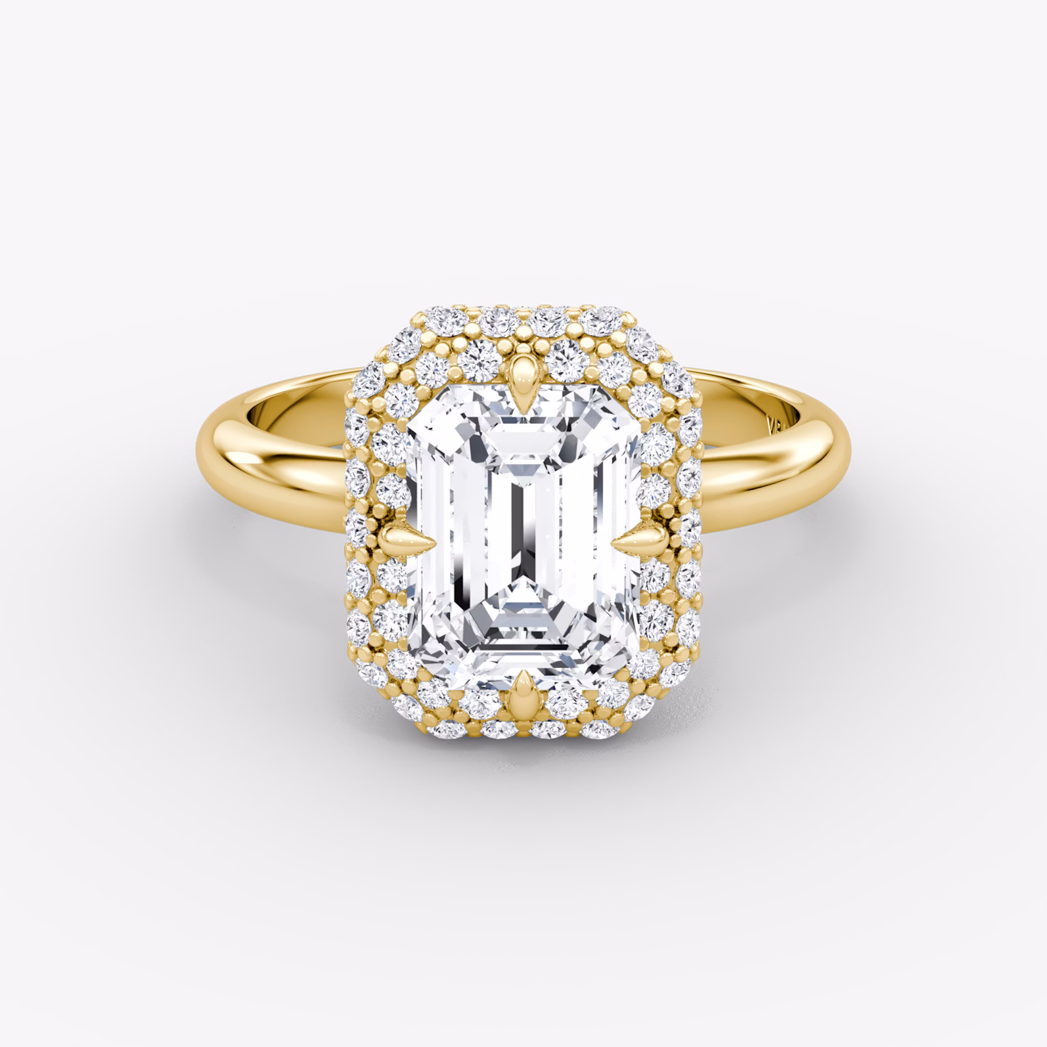 The Pavé Bombée | Emerald | 18k | Yellow Gold | bandAccent: Plain | diamondOrientation: vertical | caratWeight: other